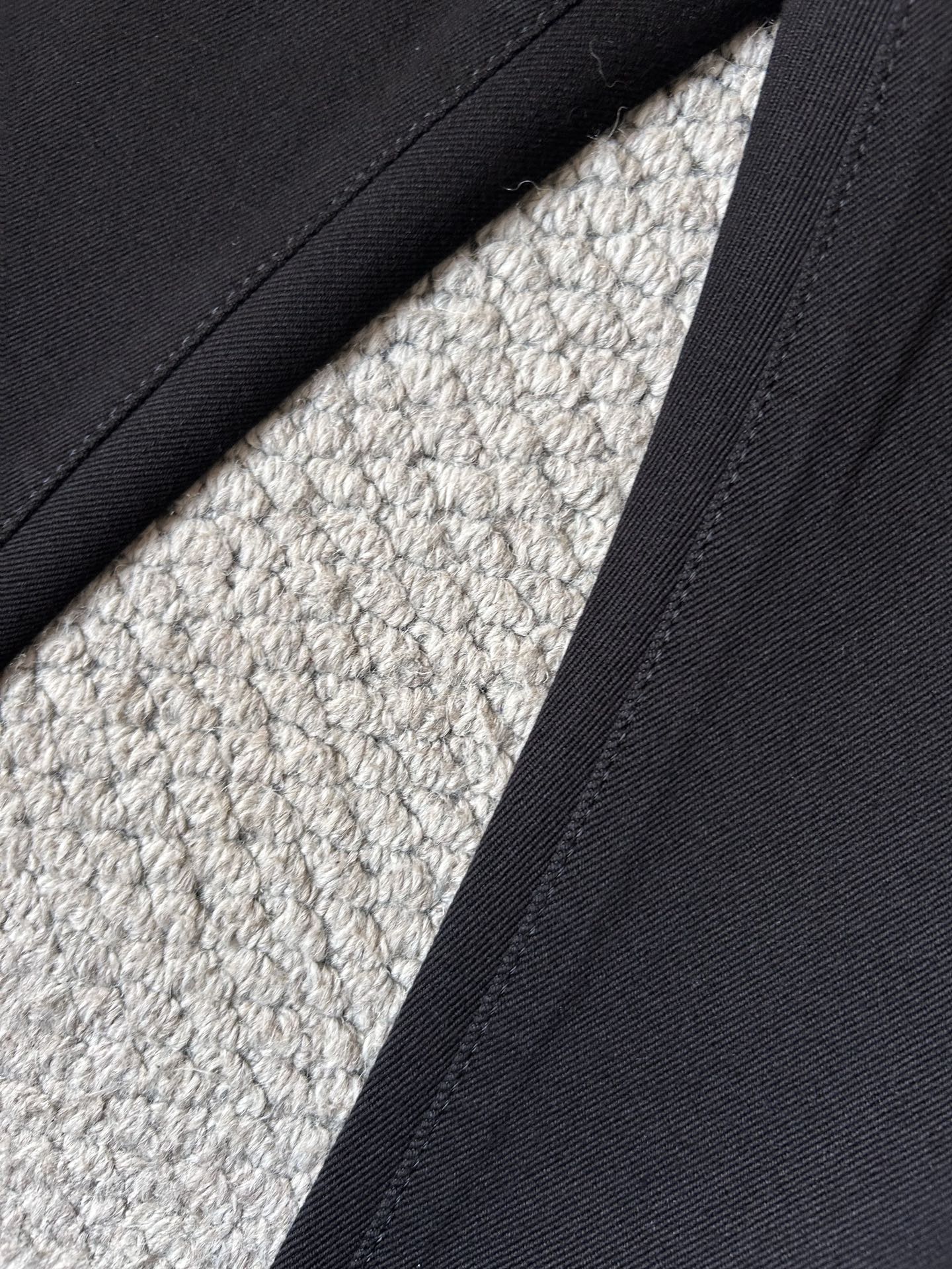 🔥LV 🔥秋冬修身版直筒牛仔裤！重工酵磨水洗工艺，修身直筒版型带弹力上身非常舒适，穿出去非常有档次,裤型