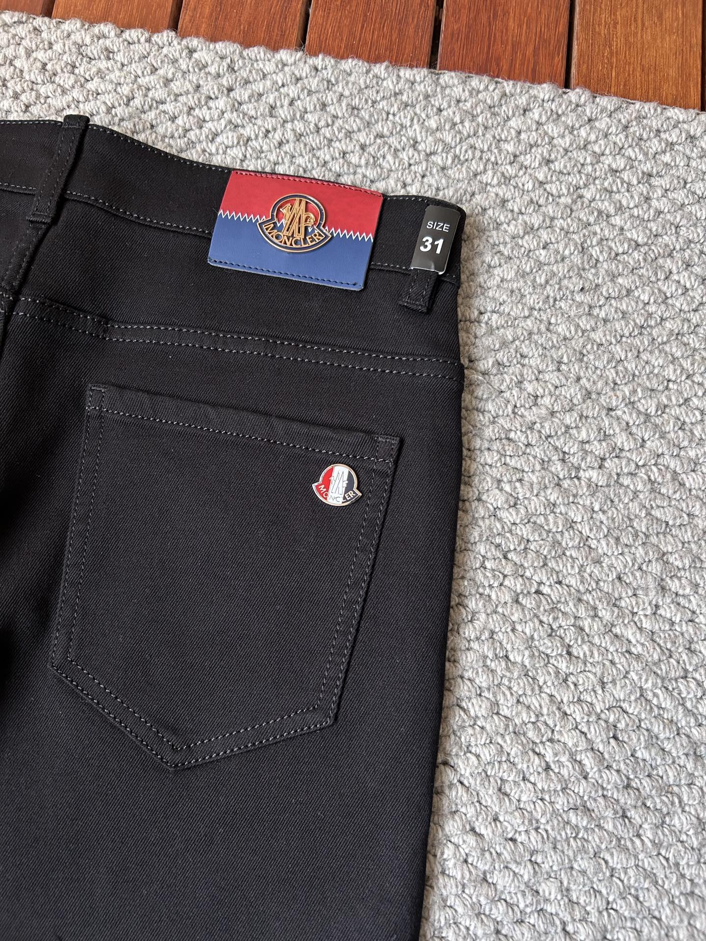 🔥蒙口🔥秋冬修身版直筒牛仔裤！重工酵磨水洗工艺，修身直筒版型带弹力上身非常舒适，穿出去非常有档次,裤型款