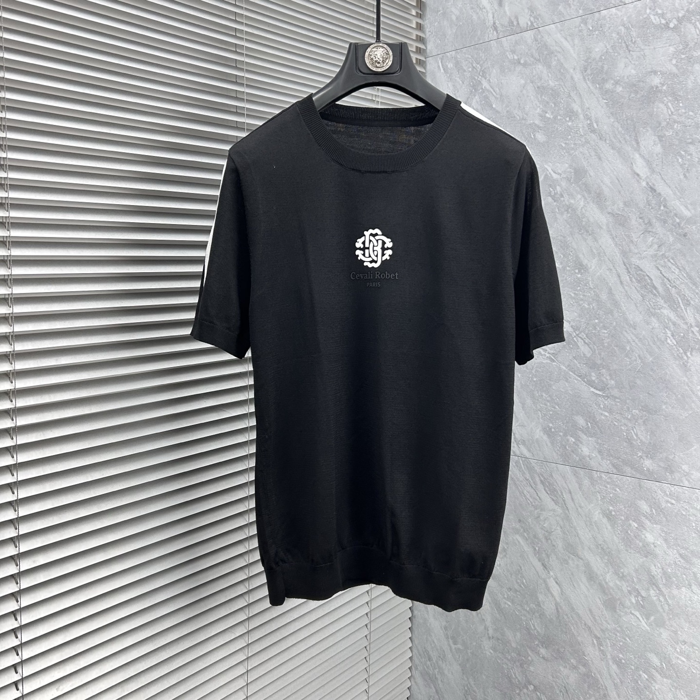 NO:871527,BC''2026 new spring and summer men's top knitted short-sleeved T-shirt, the brand's latest design elements!  It’s neither monotonous nor complicated, just the right amount to show off your taste!  Customized Yilite top original exclusive fabrics for customers!  Breathability, comfort and breathability are not a problem at all, and the unique luxury feel of the fabric presents a simple and elegant temperament!  The matching design has the brand’s unique style charm!  Standard cut design!  Every detail is in sync with high-end fashion. Sizes: M-3XL,, T-shirt, tees, t-shirt,19860909BC‘’2026春夏新款男士顶级针织短袖T恤,品牌最新设计元素！既不单调也不复杂,恰到好处的展现品味！客供定制伊力特顶级原版专属面料！透气舒适透气根本不在话下,面料独具的高奢感呈现简约优雅气质！搭配设计极具品牌独特风格魅力！标准裁剪设计！每一处细节都是与高端时尚同步的体现.尺码:M-3XL,,T-shirt,tees，t-shirt,,Men's clothing