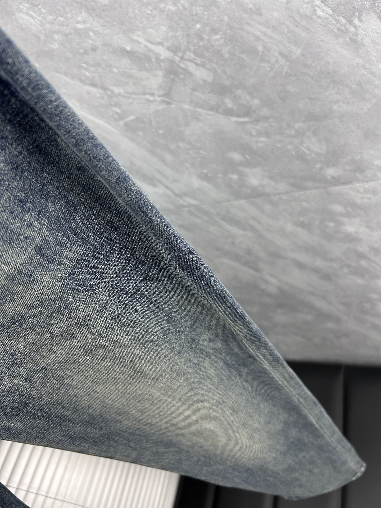 dr‘’。2026春夏高级时装感，超柔牛仔面料 , 顶级洗水牛仔裤。面料很特殊，超细精仿棉纱混纺，超柔舒