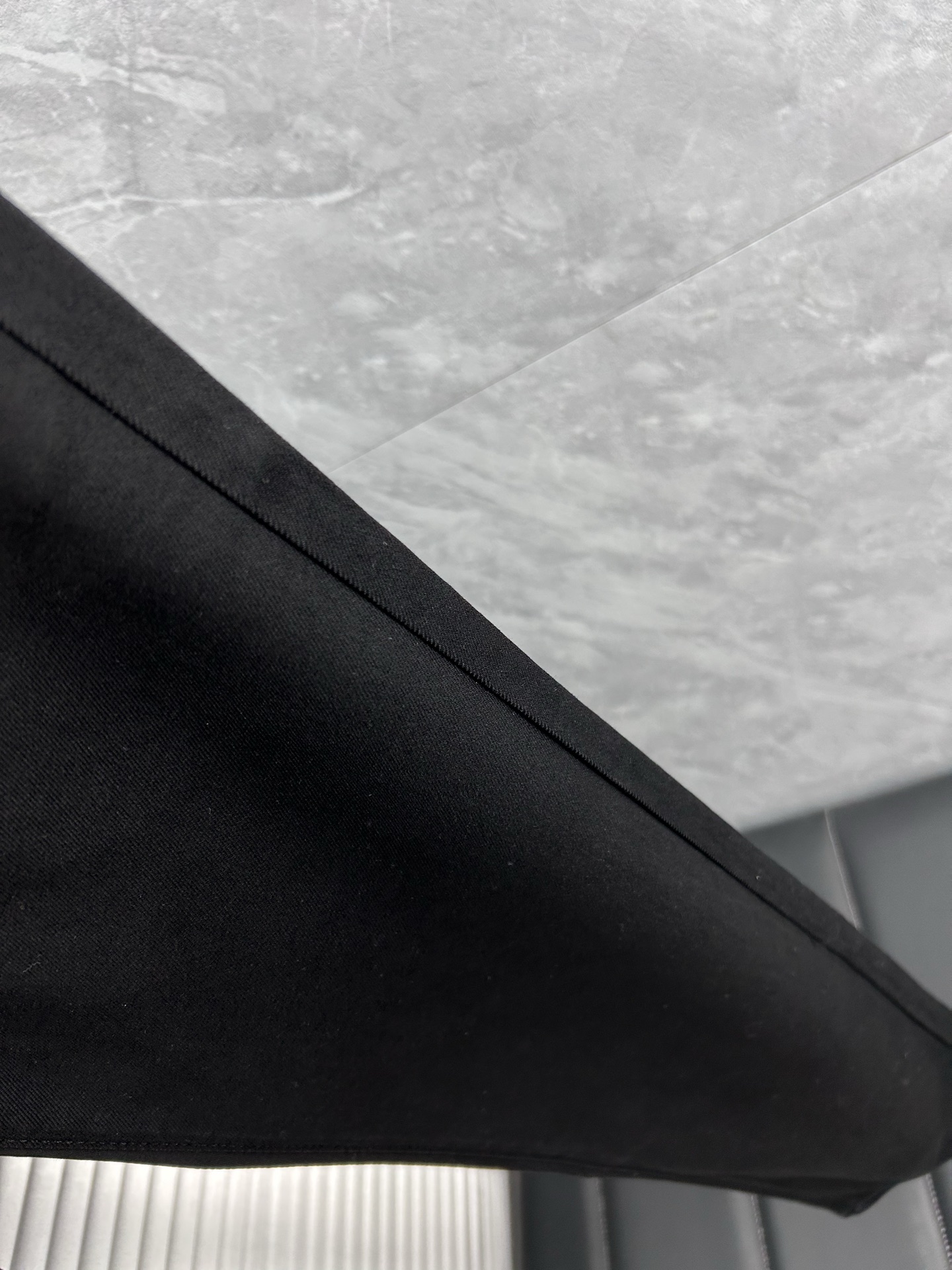 dr‘’。2026春夏高级时装感，超柔牛仔面料 , 顶级洗水牛仔裤。面料很特殊，超细精仿棉纱混纺，超柔舒