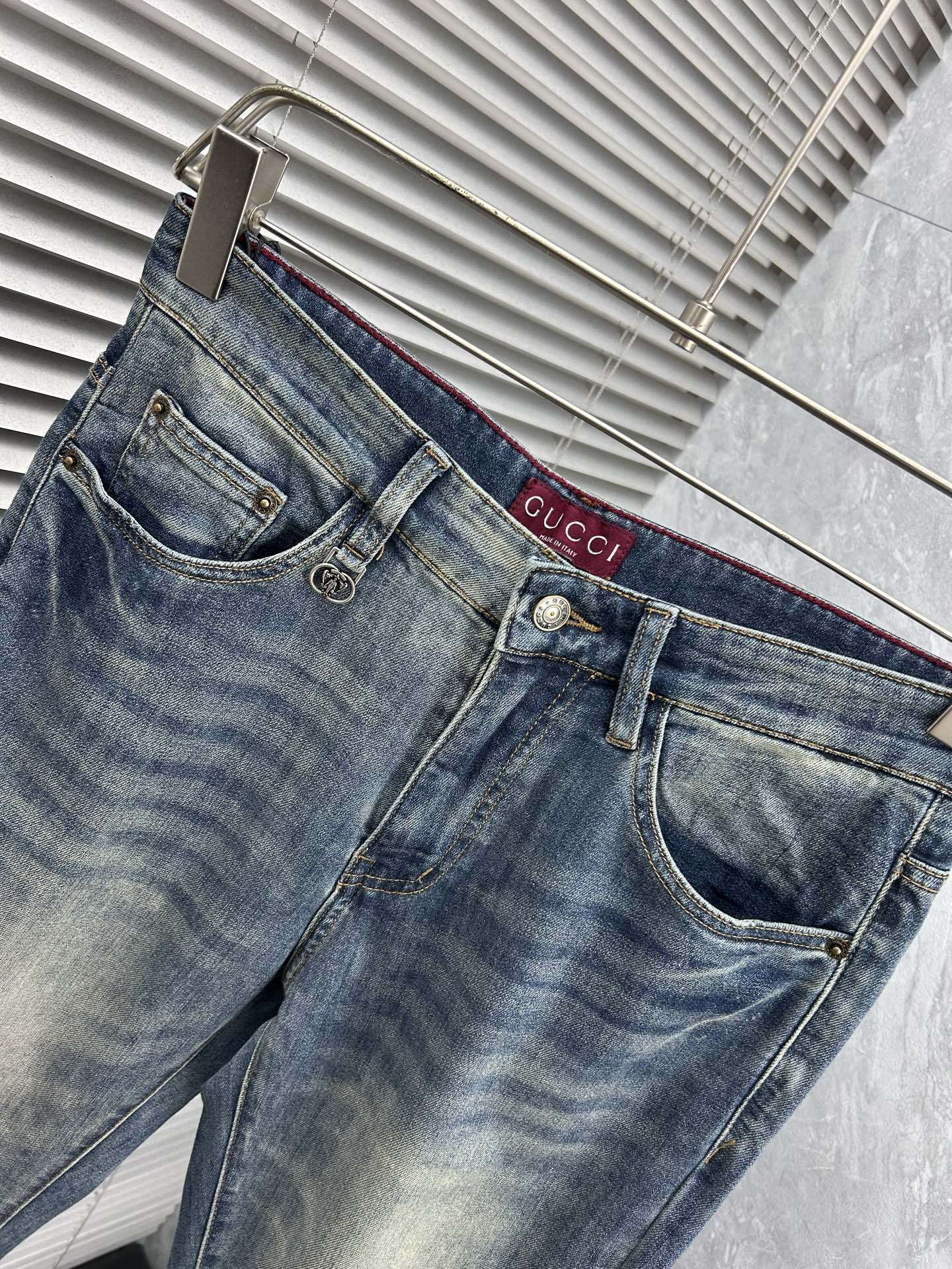 古‘’。2026春夏高级时装感，超柔牛仔面料 , 顶级洗水牛仔裤。面料很特殊，超细精仿棉纱混纺，超柔舒适