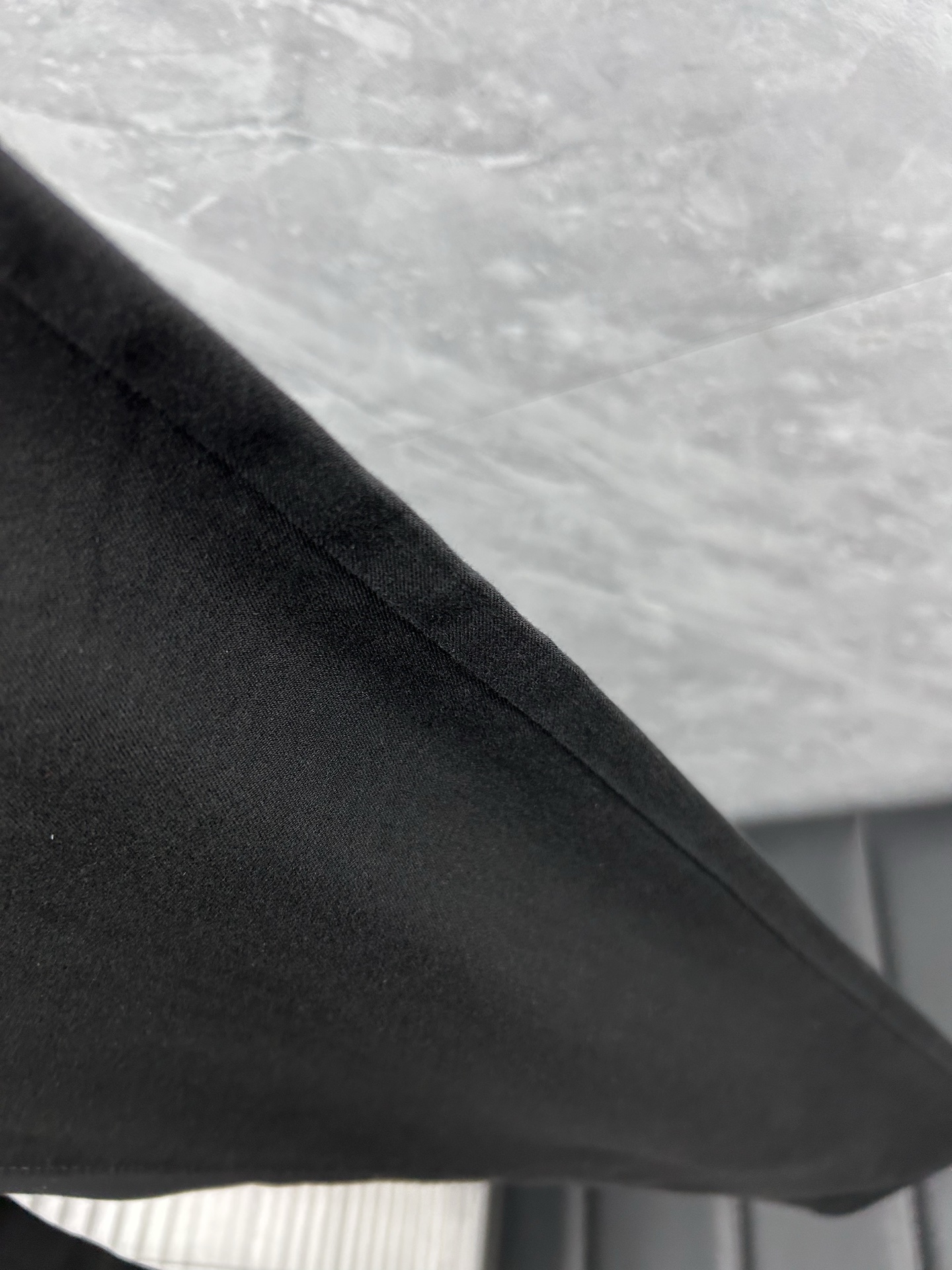 阿玛尼‘’。2026春夏高级时装感，超柔牛仔面料 , 顶级洗水牛仔裤。面料很特殊，超细精仿棉纱混纺，超柔