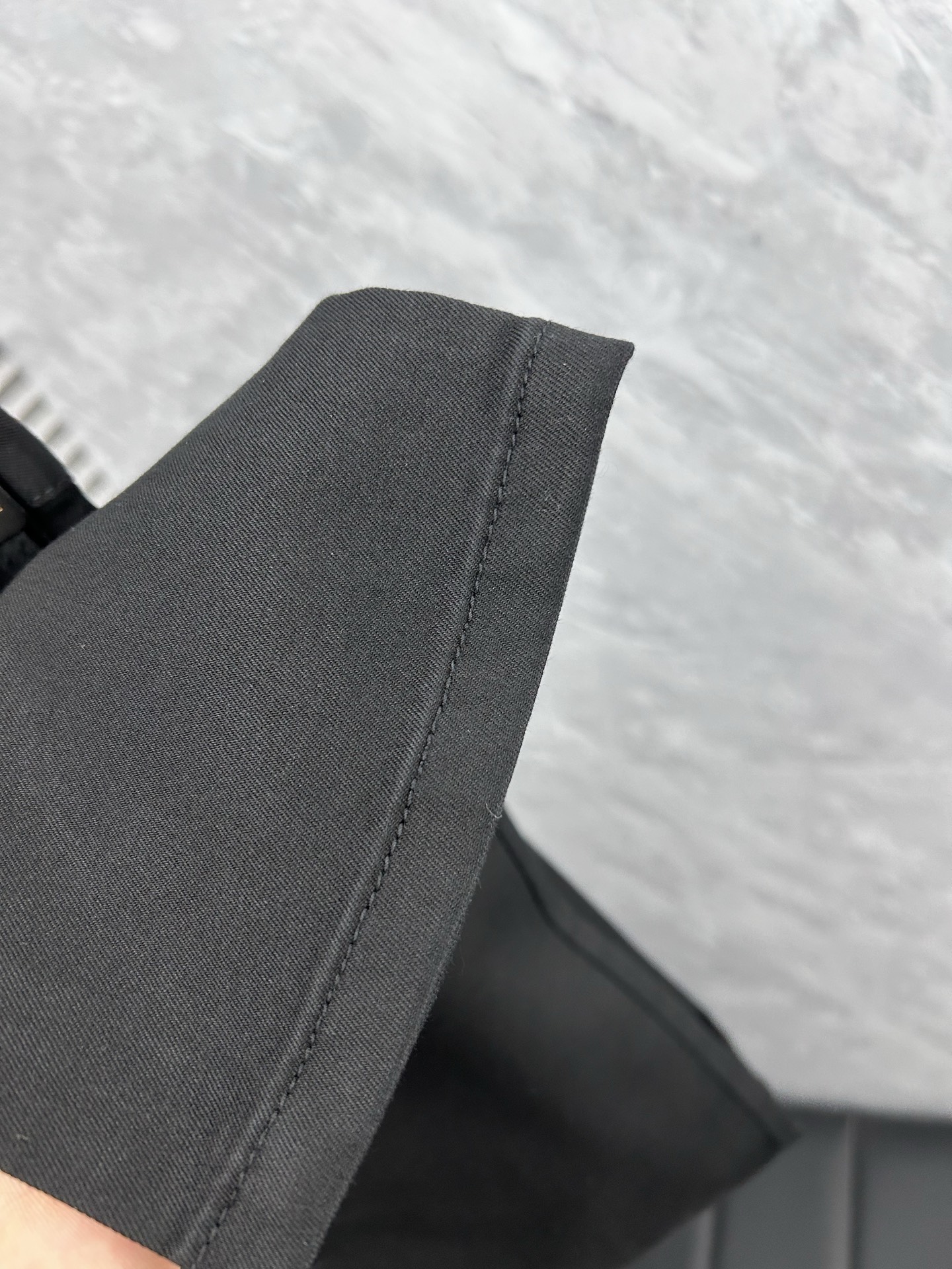 DG‘’。2026春夏高级时装感，超柔牛仔面料 , 顶级洗水牛仔裤。面料很特殊，超细精仿棉纱混纺，超柔舒