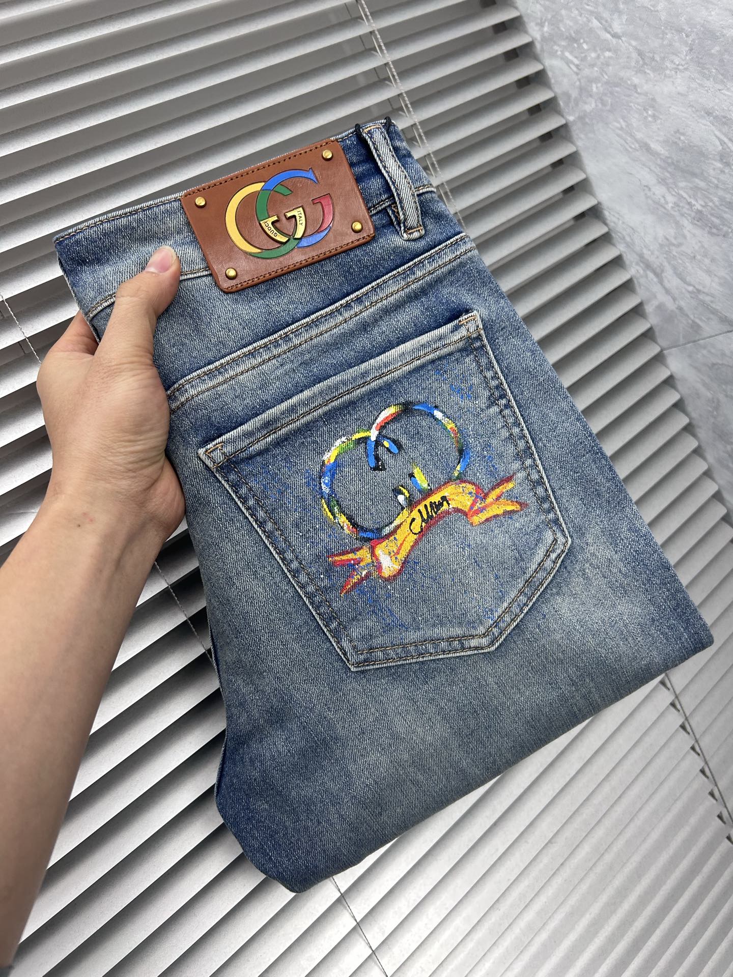 NO:877390,Ancient’ 2026 spring and summer new men’s jeans. Selected imported denim denim fabric. Heavy-duty environmentally friendly washing. Soft feel and wear resistance. Small straight version. Micro-elasticity makes you slim and slim. Perfect details. High-quality hardware and accessories. Fine workmanship. Unparalleled. Code number 28-38. Shipped the next day. Jeans.19860909古’ 2026春夏新款男士牛仔裤 精选进口丹宁牛仔面料 重工环保洗水 手感柔和 兼备耐磨性 版型小直筒 微弹力显瘦修身,细节完美,五金辅料精选高等品质,做工精细,绝非凡品,码数28-38,隔天出货,,jeans,,Men's clothing
