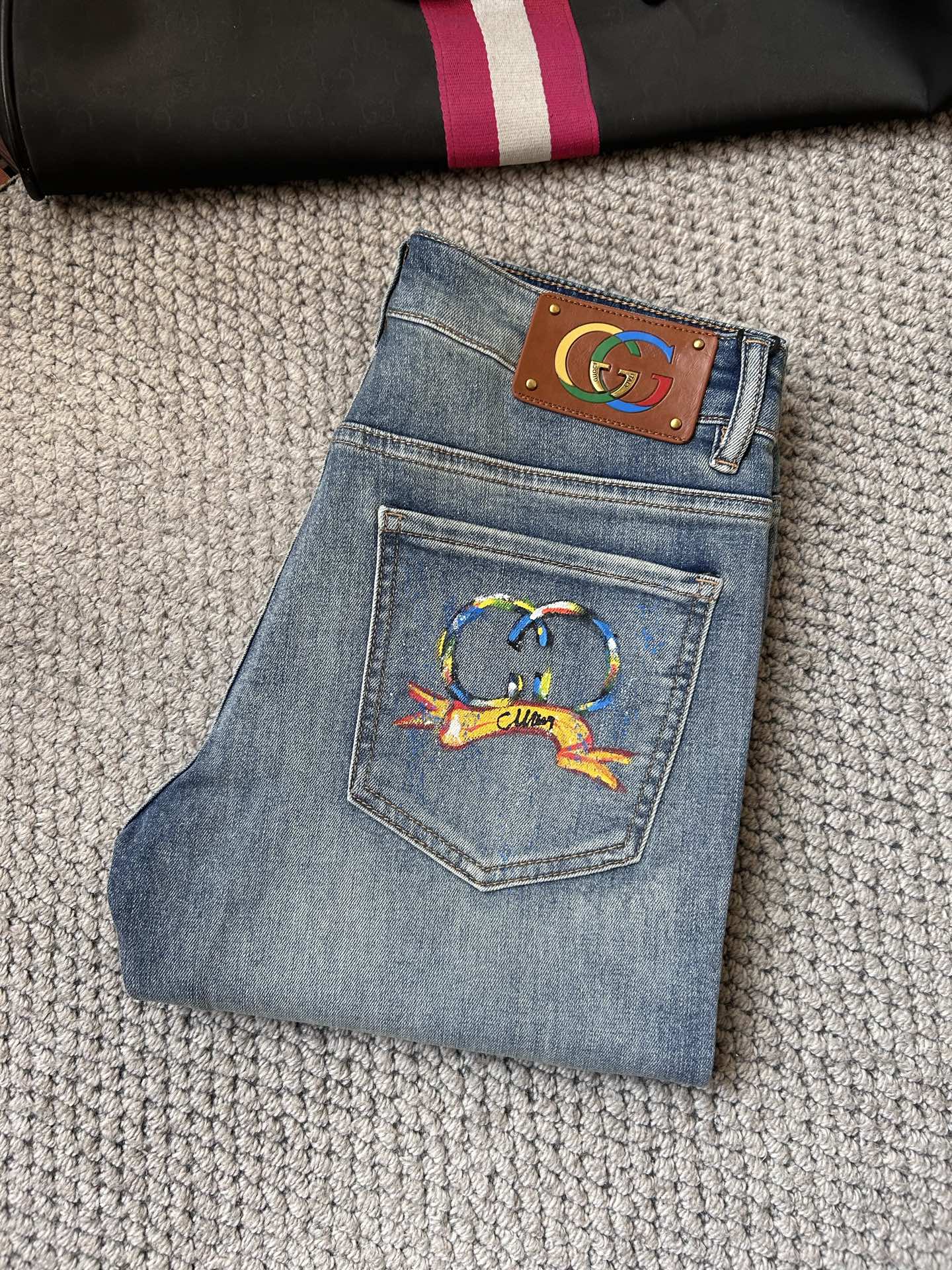 NO:871477,Ancient '' 2026 spring and summer new men's jeans. Selected imported denim denim fabric. Heavy-duty environmentally friendly washing. Soft feel and wear resistance. Small straight version. Micro-elasticity makes you slim and slim. Perfect details. High-quality hardware and accessories. Fine workmanship. Unparalleled. Code number 28-38. Ships next day. Jeans.19860909古‘’ 2026春夏新款男士牛仔裤 精选进口丹宁牛仔面料 重工环保洗水 手感柔和 兼备耐磨性 版型小直筒 微弹力显瘦修身,细节完美,五金辅料精选高等品质,做工精细,绝非凡品,码数28-38,隔天出货,,jeans,,Men's clothing