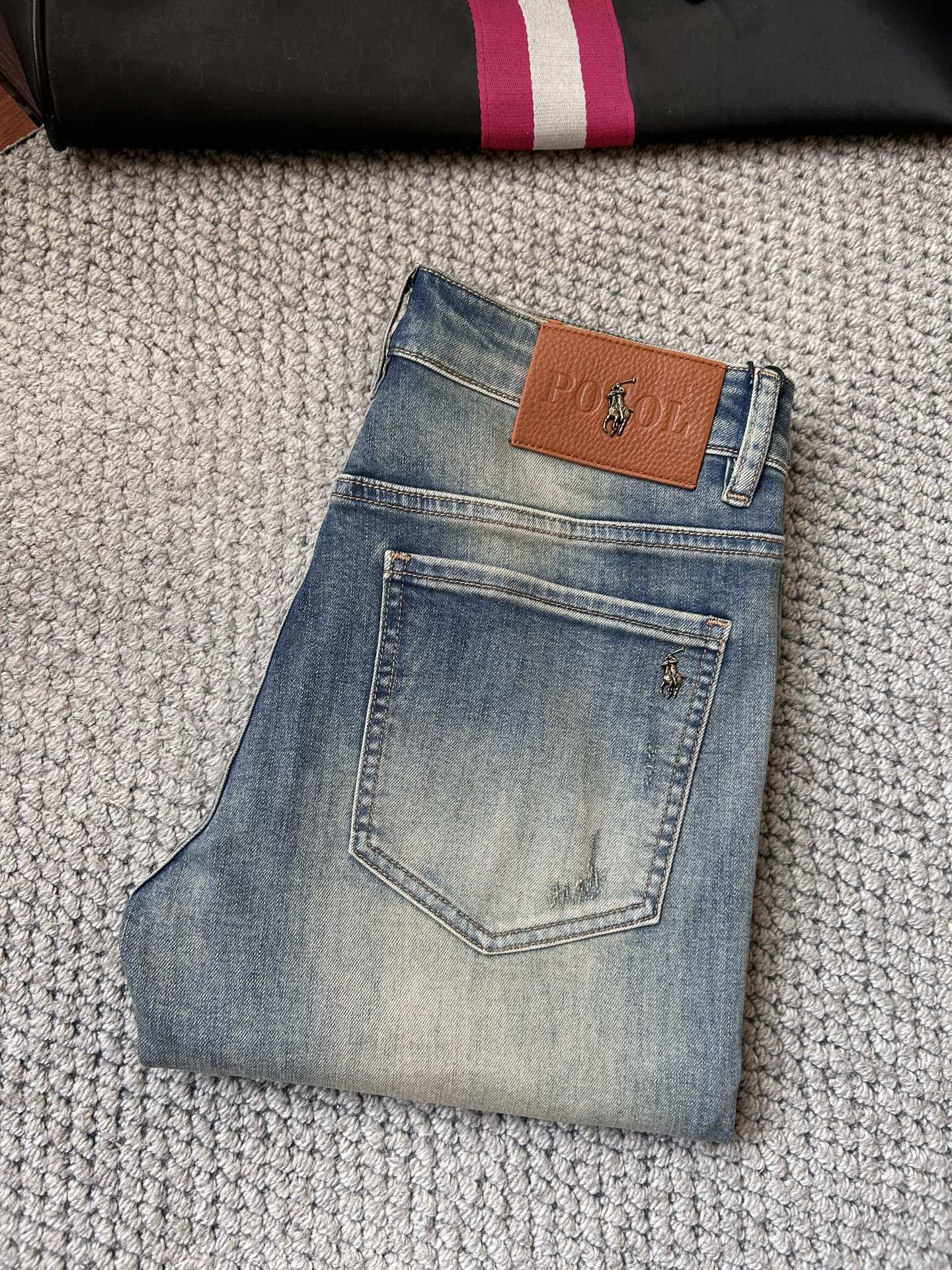 NO:871484,Bao ‘’ 2026 spring and summer new men’s jeans. Selected imported denim denim fabric. Heavy-duty environmentally friendly washing. Soft feel and wear resistance. Small straight version. Micro-elasticity makes you slim and slim. Perfect details. High-quality hardware and accessories. Fine workmanship. Unparalleled. Code number 28-38. Ships next day. Jeans.19860909保‘’ 2026春夏新款男士牛仔裤 精选进口丹宁牛仔面料 重工环保洗水 手感柔和 兼备耐磨性 版型小直筒 微弹力显瘦修身,细节完美,五金辅料精选高等品质,做工精细,绝非凡品,码数28-38,隔天出货,,jeans,,Men's clothing