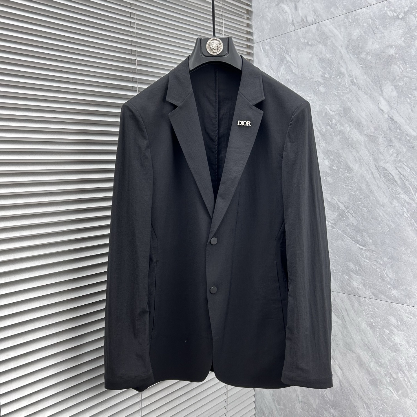 NO:877274,dr‘’ 2026 early spring light luxury series, the latest fashionable men’s suit jackets. Custom-woven and custom-dyed fabrics. Every detail shows craftsmanship. Sufficient advanced structural tailoring design changes to show men’s diverse image changes. Slim and neat, tailored to meet the popular multi-layered wear. Customized buttons are unique. Versatile styles for life. Complete with three standards. Boutique shipments. Sizes M-4XL, jackets & coats, business suits,19860909dr‘’ 2026早春轻奢系列,最新时尚男款西装外套.定织定染面料.处处细节显工艺足够的高级结构性剪裁的设计改变来展现男士多样的形象变化,修身利落、剪裁合体,满足时下正流行的多层次穿搭,定制纽扣,独一无二.生活百搭款式 三标齐全 精品出货 尺码M-4XL,,jackets & coats,business suit,,Men's clothing