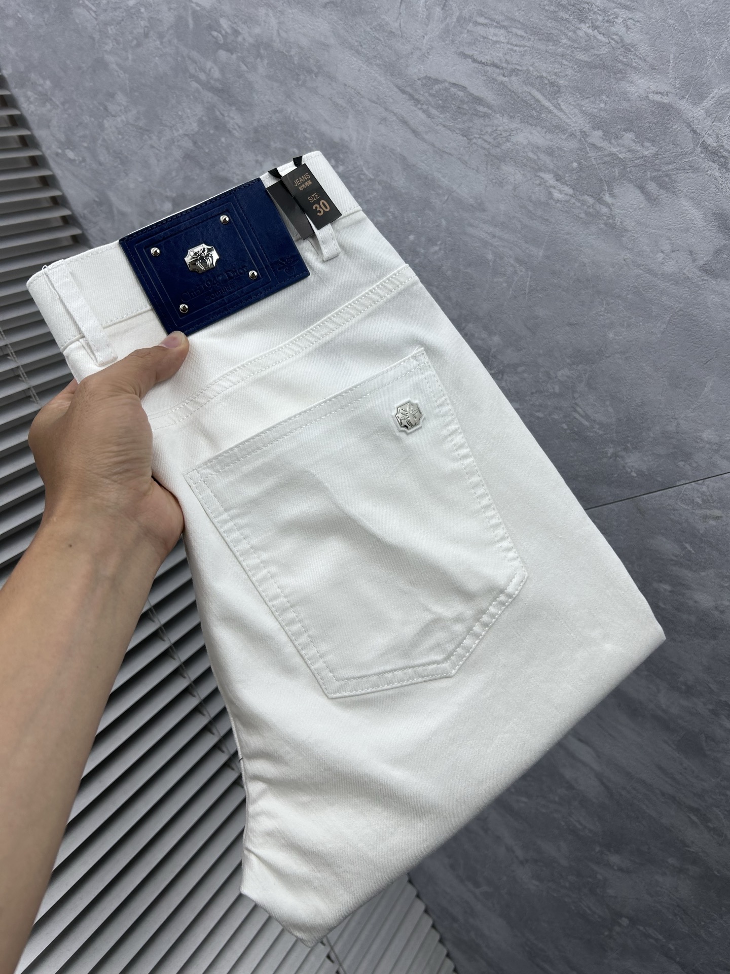 NO:908366,dr'''s best-selling new casual trousers, top-end high-end shipments, truly top-notch OEM factories with strict processes, suitable for various high-end gathering places, and can also be worn with casual jackets, professional development and research for 3 months, perfect fit!  Super comfortable, business fashion style!  ……………………………………………………………… Size29-38,,jackets & coats,19860909dr‘’热销新款休闲西裤,顶级高端出货,真正顶级代加工厂严格工序,适合出示各种聚会高级场所,亦可休闲外套搭穿,专业开发研究3个月调制,版型上身绝对！舒适度超高 商务时尚款 ！…………………………………………………… Size29-38,,jackets & coats,,Men's clothing