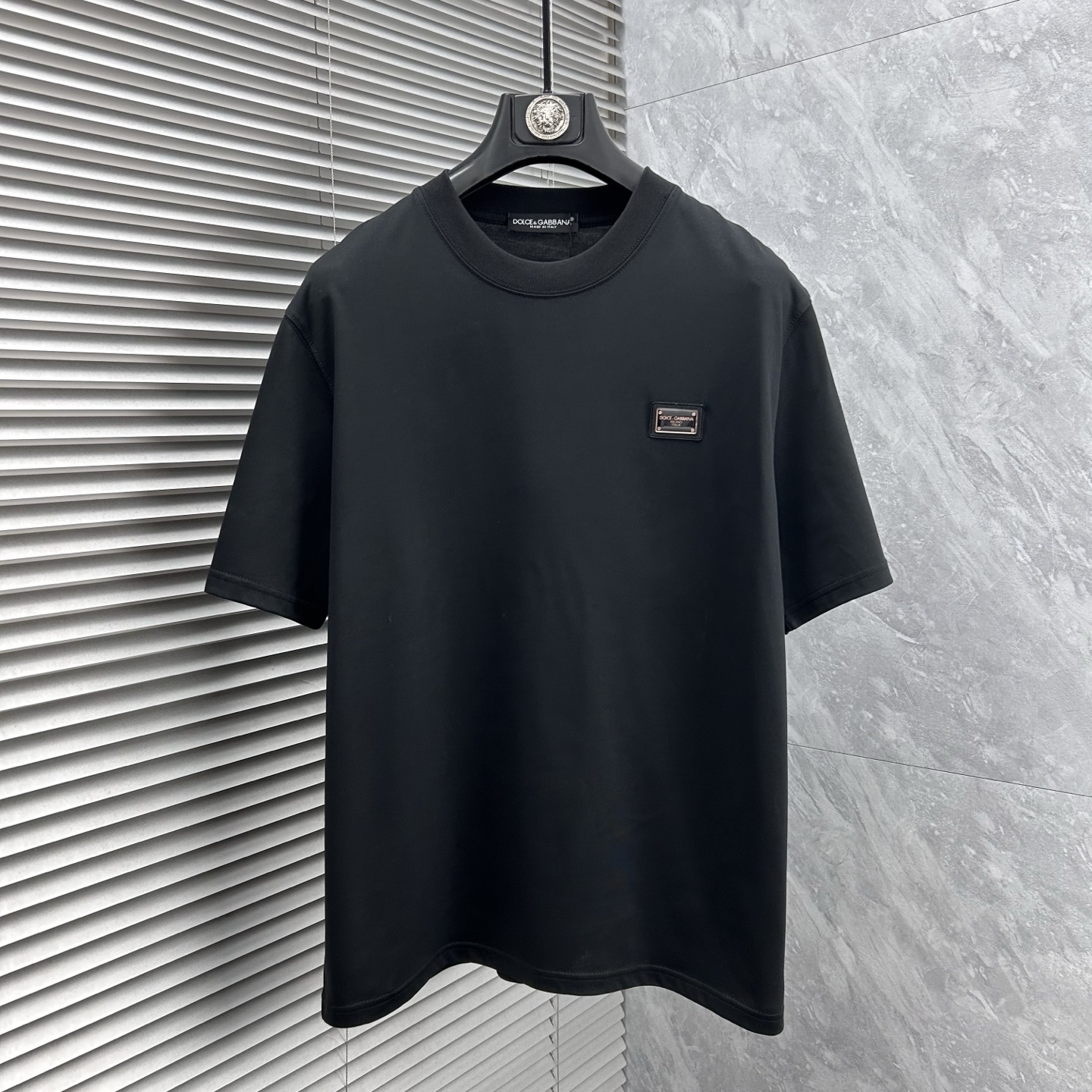 NO:907301,DG 2026 spring and summer new products, pure cotton round neck short-sleeved T-shirt, good product, no need to introduce too much, look at the details, counter size M-XXXL 175/140, recommended L,, T-shirt, tees, t-shirt,19860909DG 2026年春夏新品上新 纯棉圆领短袖T恤 好货不用过多介绍 看细节 专柜码数M-XXXL 175/140建议L,,T-shirt,tees，t-shirt,,Men's clothing