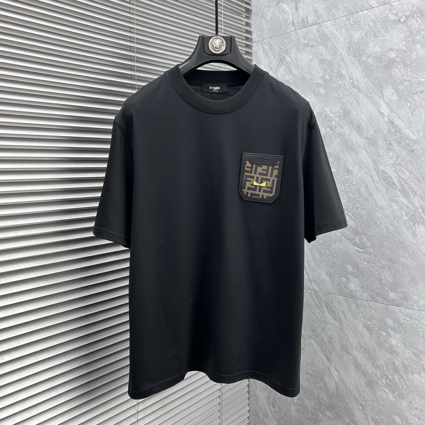 NO:932477,Fen's 2026 spring and summer new products are pure cotton round neck short-sleeved T-shirts. Good products need no introduction. Look at the details. Counter size M-XXXL 175/140 recommended L,, T-shirt, tees, t-shirt,19860909芬‘’2026年春夏新品上新 纯棉圆领短袖T恤 好货不用过多介绍 看细节 专柜码数M-XXXL 175/140建议L,,T-shirt,tees，t-shirt,,Men's clothing