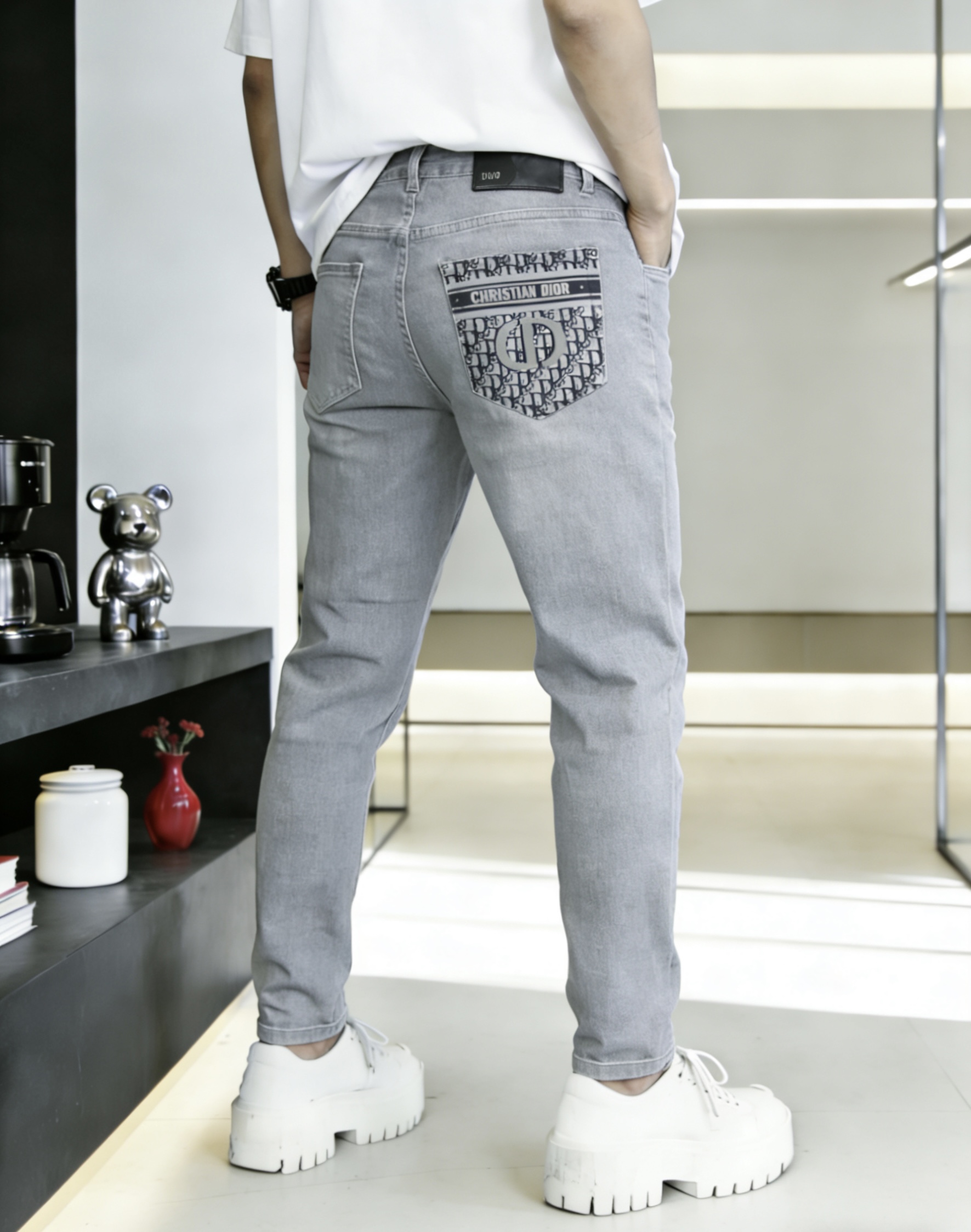 NO:907256,dr 2026 spring and summer new men's casual jeans, top quality!  Channel orders and official website sales simultaneously!  !  Original factory custom-made denim made of pure cotton!  Suitable for various combinations of casual and formal wear ~ perfect for daily commuting!  !  Size 29-38 (not 37).,,jeans,19860909dr 2026春夏新款男士休闲牛仔裤,顶级品质！渠道订单,官网同步出售！！原厂订制牛仔全棉材质！适合休闲/正装各种搭配～日常通勤的极品！！尺码29-38（没37）.,,jeans,,Men's clothing