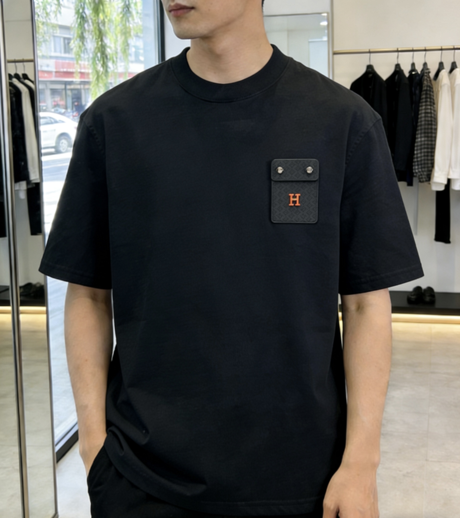 NO:934570,Love Horse's 2026 spring and summer new products, pure cotton round neck short-sleeved T-shirt, good product without too much introduction, look at the details, counter size M-XXXL 175/140, recommended L,, hermes, T-shirt, tees, t-shirt,19860909爱马‘’ 2026年春夏新品上新 纯棉圆领短袖T恤 好货不用过多介绍 看细节 专柜码数M-XXXL 175/140建议L,,hermes,T-shirt,tees，t-shirt,,Men's clothing