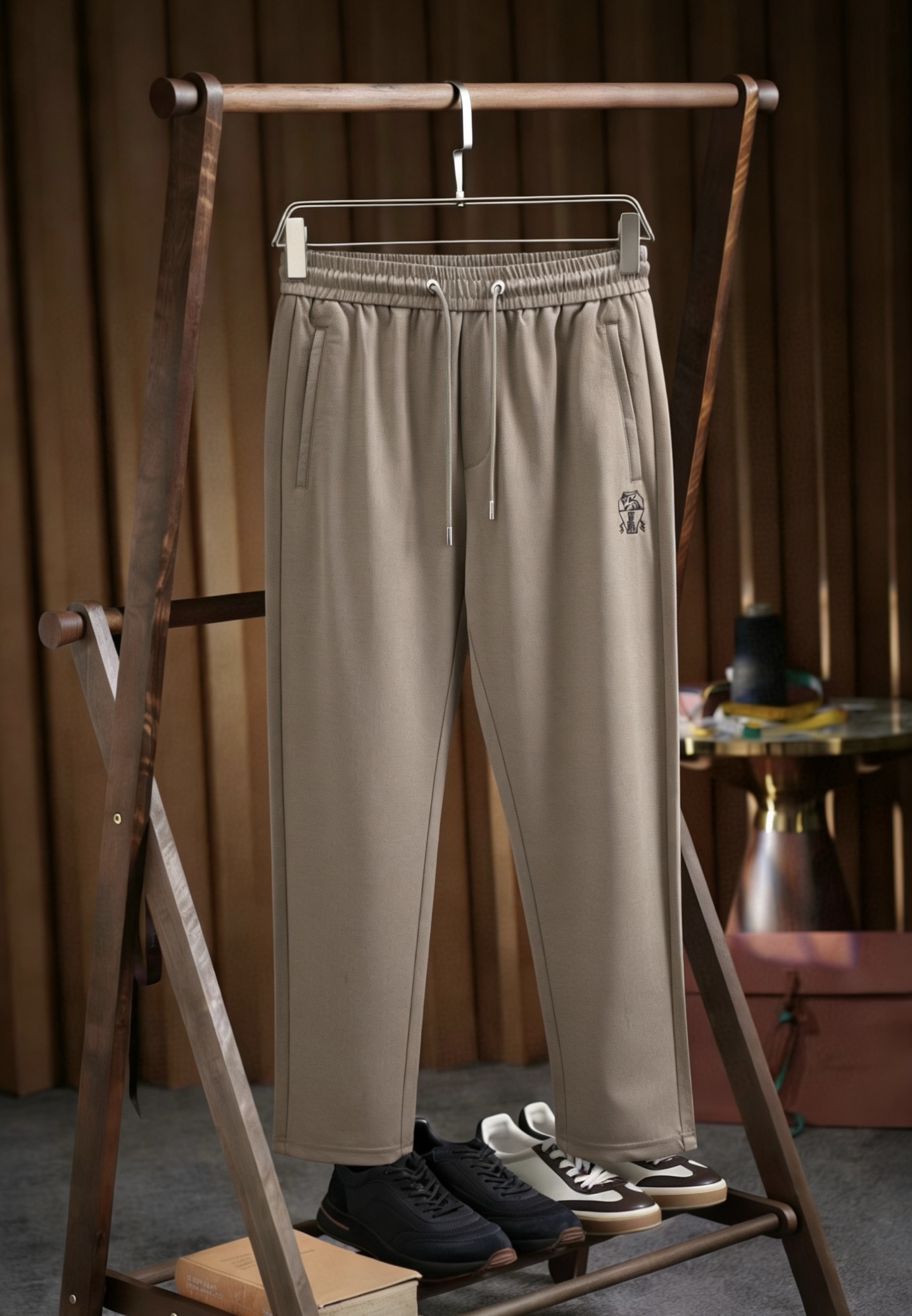 NO:877284,LG's top product 2026 spring and summer new casual pants!  On sale simultaneously on the official website. The brand's classic LOGO casual pants, customized fabrics, excellent comfort, strong touch. Highly recognizable, perfect appearance and craftsmanship. Sizes M-3XL,,19860909LG‘’顶级货品 2026春夏新款休闲裤！官网同步发售.品牌经典LOGO休闲裤 ,定制面料,舒适度极好,手触感强烈.辨识度极高,完美品相工艺. 尺码M-3XL,,,Men's clothing