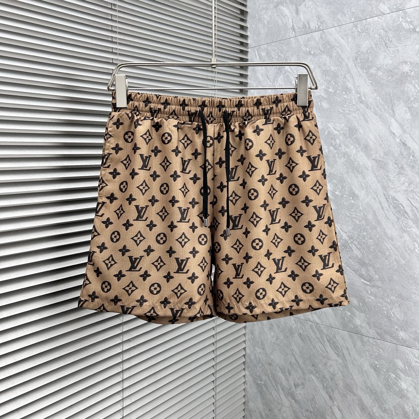 NO:871350,LV 2026 spring and summer new products, beach shorts and shorts. Good products need no introduction. Look at the details. Counter sizes M-XXXL, Louis Vuitton, shorts,19860909LV 2026春夏新品上新 沙滩裤 短裤 好货不用过多介绍 看细节 专柜码数M-XXXL,,louis vuitton,shorts,,Men's clothing