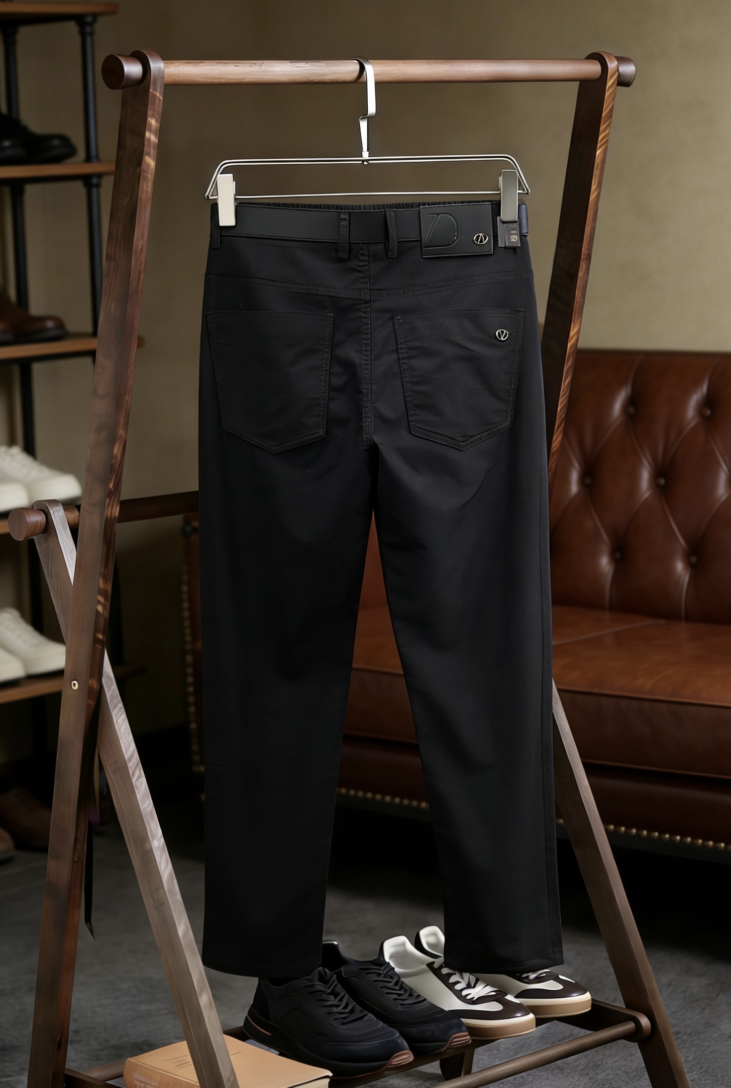 NO:914054,Valentin's best-selling new casual trousers, top-end shipments, truly top-notch OEM factories with strict processes, suitable for various high-end gathering places, can also be worn with casual jackets, professional development and research for 3 months, perfect fit!  Super comfortable, business fashion style!  ……………………………………………………………… Size29-38,,valentino,jackets & coats,19860909华伦天‘’热销新款休闲西裤,顶级高端出货,真正顶级代加工厂严格工序,适合出示各种聚会高级场所,亦可休闲外套搭穿,专业开发研究3个月调制,版型上身绝对！舒适度超高 商务时尚款 ！…………………………………………………… Size29-38,,valentino,jackets & coats,,Men's clothing