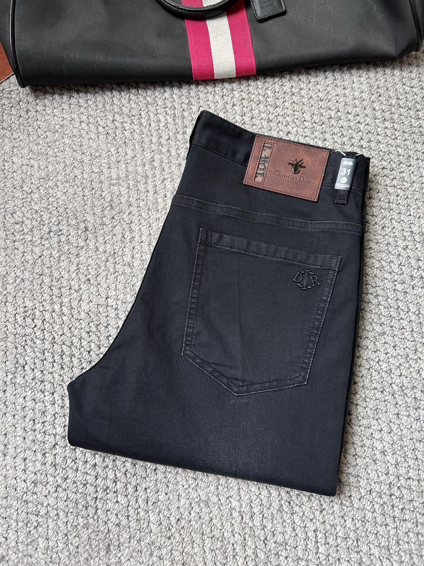 NO:871561,dr‘’2026 new spring and summer men’s casual jeans, top quality!  Channel orders and official website sales simultaneously!  !  Original factory custom-made denim made of pure cotton!  Suitable for various combinations of casual and formal wear ~ perfect for daily commuting!  !  Size 29-38 (not 37).,,jeans,19860909dr‘’2026春夏新款男士休闲牛仔裤,顶级品质！渠道订单,官网同步出售！！原厂订制牛仔全棉材质！适合休闲/正装各种搭配～日常通勤的极品！！尺码29-38（没37）.,,jeans,,Men's clothing