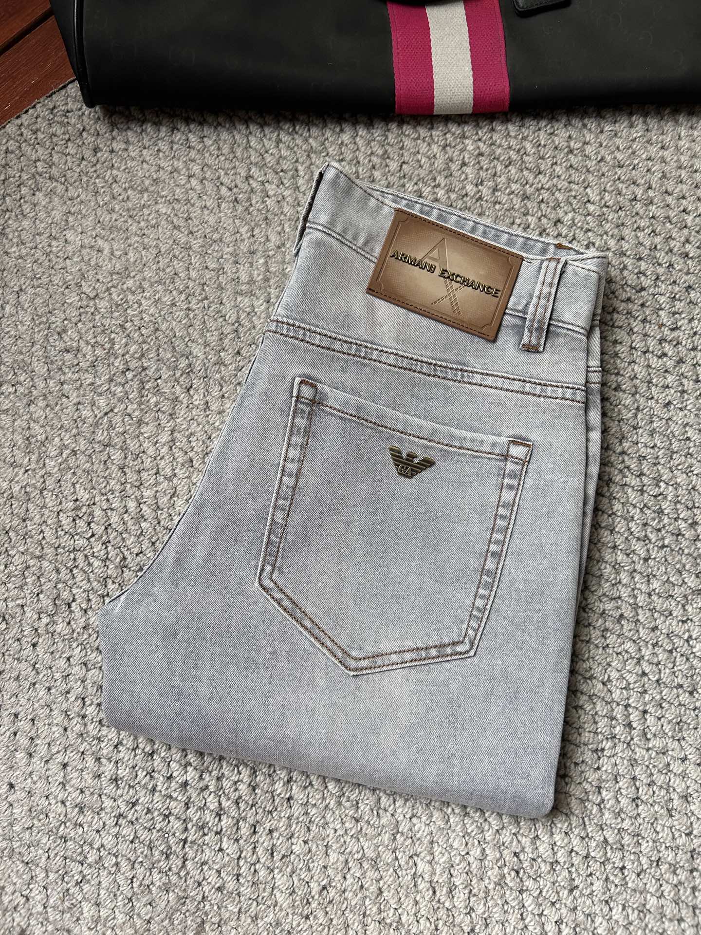 NO:871568,Amma’s new 2026 spring and summer men’s casual jeans, top quality!  Channel orders and official website sales simultaneously!  !  Original factory custom-made denim made of pure cotton!  Suitable for various combinations of casual and formal wear ~ perfect for daily commuting!  !  Size 29-38 (not 37).,,jeans,19860909阿玛‘’‘’2026春夏新款男士休闲牛仔裤,顶级品质！渠道订单,官网同步出售！！原厂订制牛仔全棉材质！适合休闲/正装各种搭配～日常通勤的极品！！尺码29-38（没37）.,,jeans,,Men's clothing