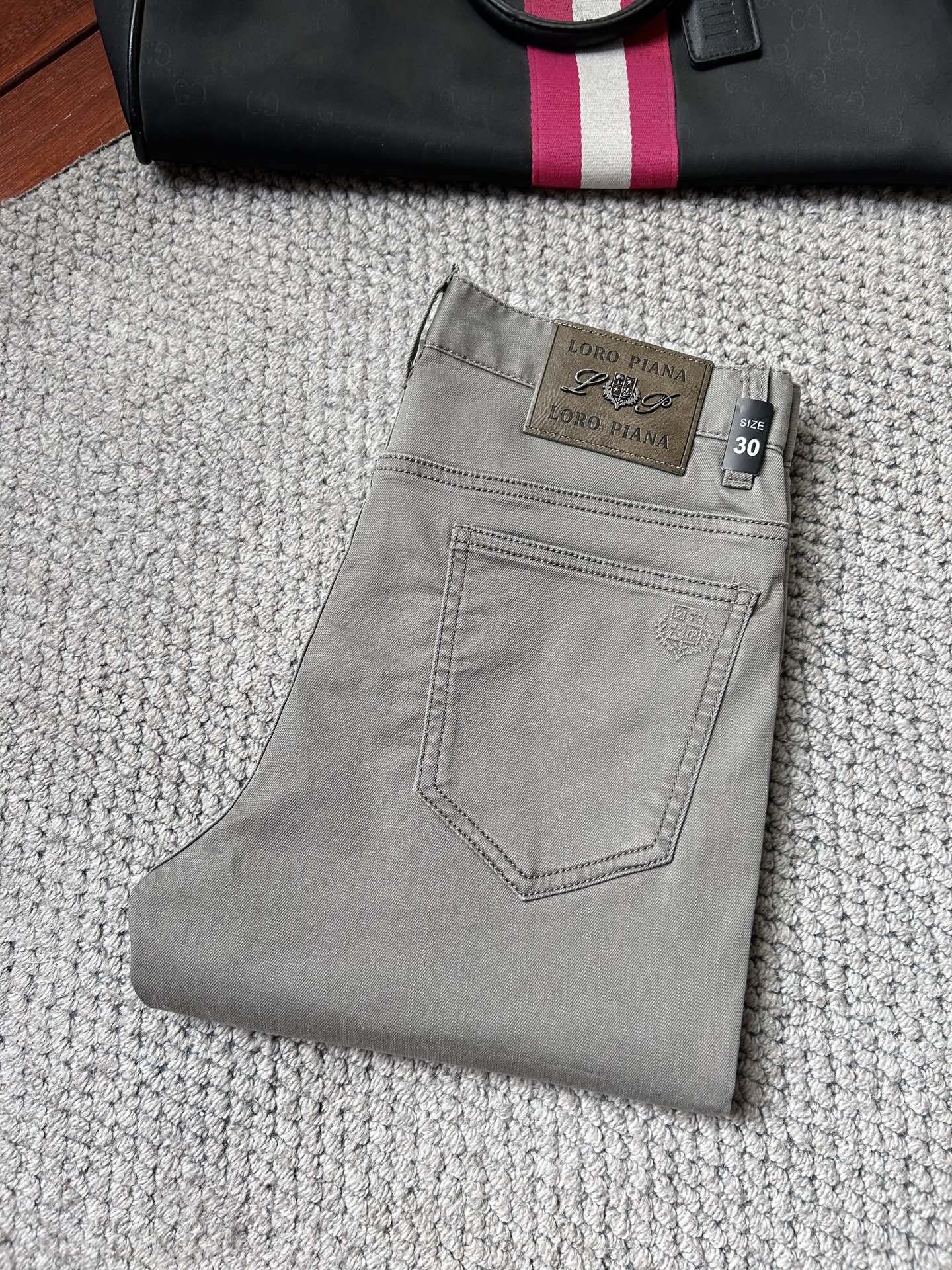 NO:871636,LG’s 2026 new spring and summer men’s casual jeans, top quality!  Channel orders and official website sales simultaneously!  !  Original factory custom-made denim made of pure cotton!  Suitable for various combinations of casual and formal wear ~ perfect for daily commuting!  !  Size 29-38 (not 37).,,jeans,19860909LG‘’2026春夏新款男士休闲牛仔裤,顶级品质！渠道订单,官网同步出售！！原厂订制牛仔全棉材质！适合休闲/正装各种搭配～日常通勤的极品！！尺码29-38（没37）.,,jeans,,Men's clothing