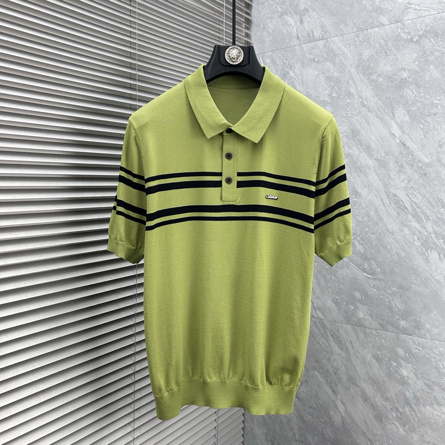 NO:905871,‘’2026 new spring and summer men’s top knitted short-sleeved T-shirt, the brand’s latest design elements!  It’s neither monotonous nor complicated, just the right amount to show off your taste!  Customized Yilite top original exclusive fabrics for customers!  Breathability, comfort and breathability are not a problem at all, and the unique luxury feel of the fabric presents a simple and elegant temperament!  The matching design has the brand’s unique style charm!  Standard cut design!  Every detail is in sync with high-end fashion. Sizes: M-3XL,, T-shirt, tees, t-shirt,19860909‘’2026春夏新款男士顶级针织短袖T恤,品牌最新设计元素！既不单调也不复杂,恰到好处的展现品味！客供定制伊力特顶级原版专属面料！透气舒适透气根本不在话下,面料独具的高奢感呈现简约优雅气质！搭配设计极具品牌独特风格魅力！标准裁剪设计！每一处细节都是与高端时尚同步的体现.尺码:M-3XL,,T-shirt,tees，t-shirt,,Men's clothing