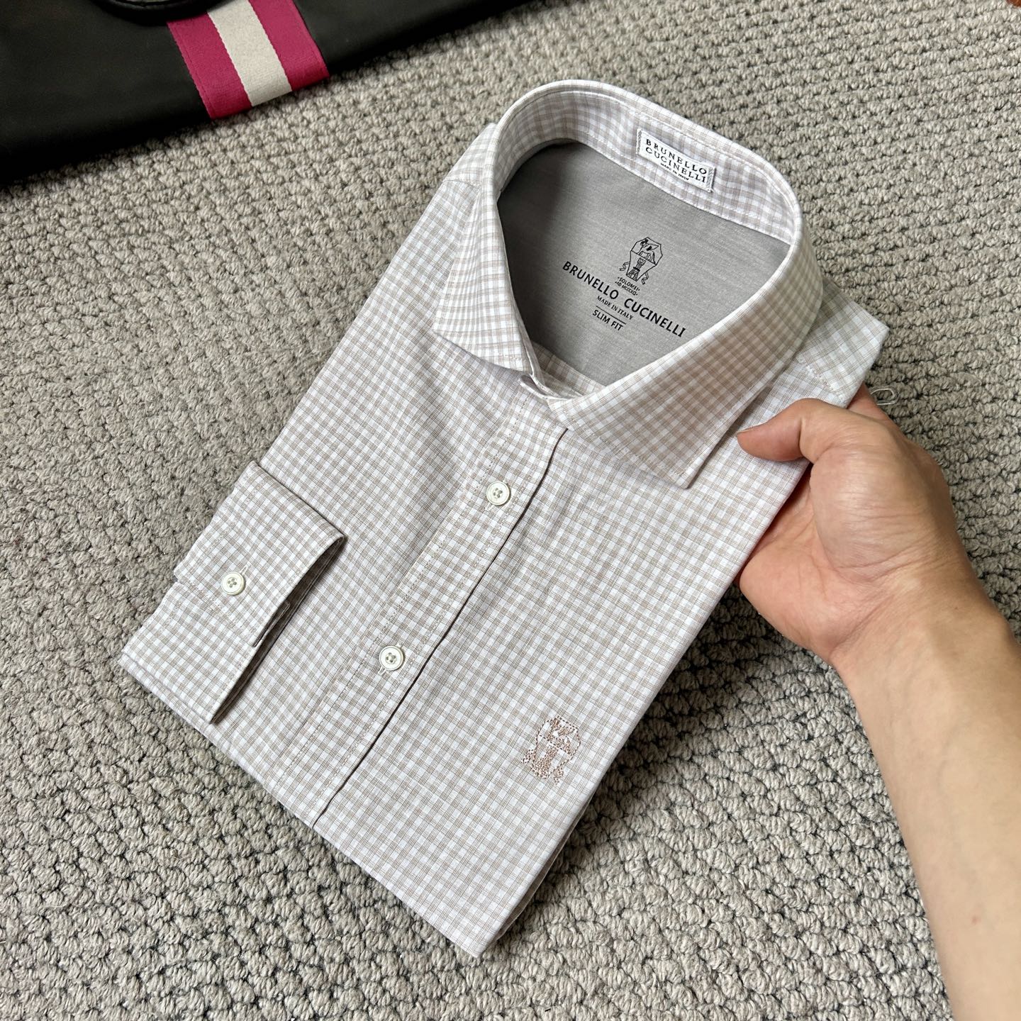 NO:864249,.BC’’ The new and original men’s casual shirts that are sold at any price. High-end customization. High-end version. Fashionable and versatile imported fabrics. Super soft and delicate feel. Skin-friendly and comfortable to wear. High-end boutique. The upper body is exquisitely made by the factory. A must-have item for men. Three complete standards. Size M-3XL, shirts,19860909.BC‘’ 砸锅卖铁都要上的新款新款原单男士休闲衬衫 高端定制 高端版本 时尚百搭爆款进口面料 手感超柔软细腻 穿着亲肤舒适 高端精品 代工厂精细做上身非常赞 男士必备单品 三标齐全 码数M-3XL,,shirts,,Men's clothing