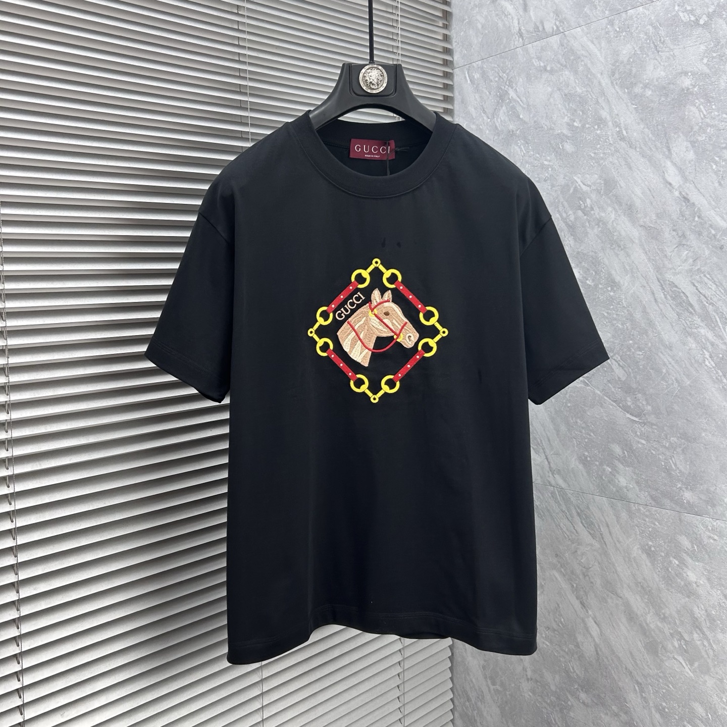 NO:915986,GUCC ‘’2026ss new style, super attractive and stylish, the first in the industry, creating a high-end urban casual sports style, the upper body can carry all styles and combinations, same style for men and women, size S-2XL,, gucci,19860909GUCC‘’2026ss新款 超级耐看有型 业内首发,打造高端都市休闲运动风格,上身可以承载一切的风格搭配,男女同款 码数S-2XL,,gucci,,Men's clothing