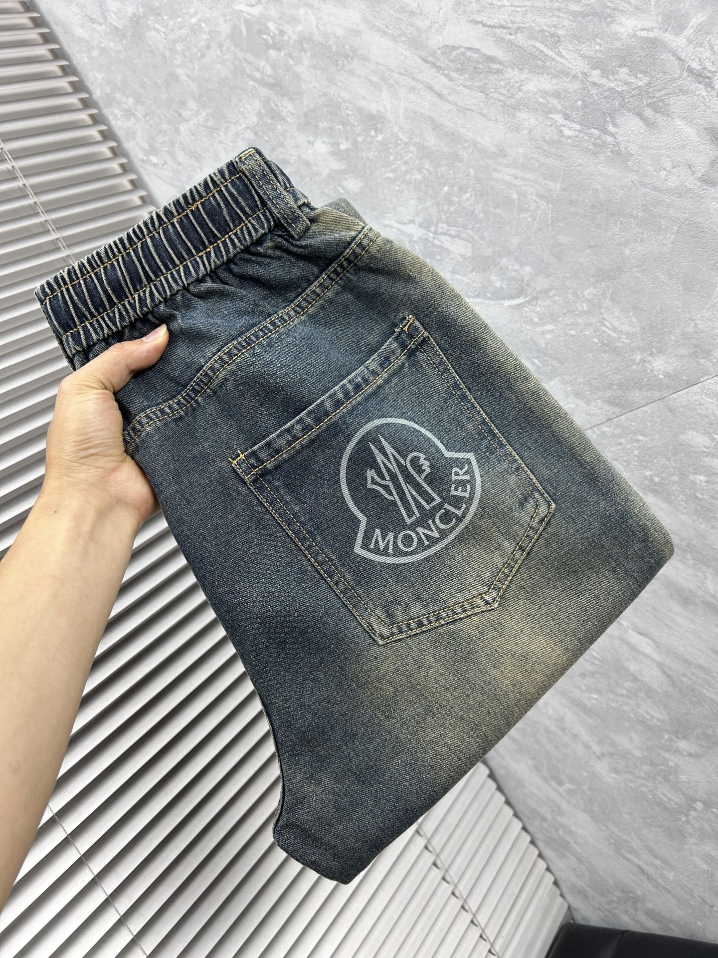 NO:925777,Meng's 2026 spring and summer new products are available. The three labels are complete. Casual pants and jeans. Good products. No need to introduce too much. Look at the details. Counter size m-XXXL,,jeans,19860909蒙‘’2026年春夏新品上新 三标齐全 休闲裤 牛仔裤 好货不用过多介绍 看细节 专柜码数m-XXXL,,jeans,,Men's clothing