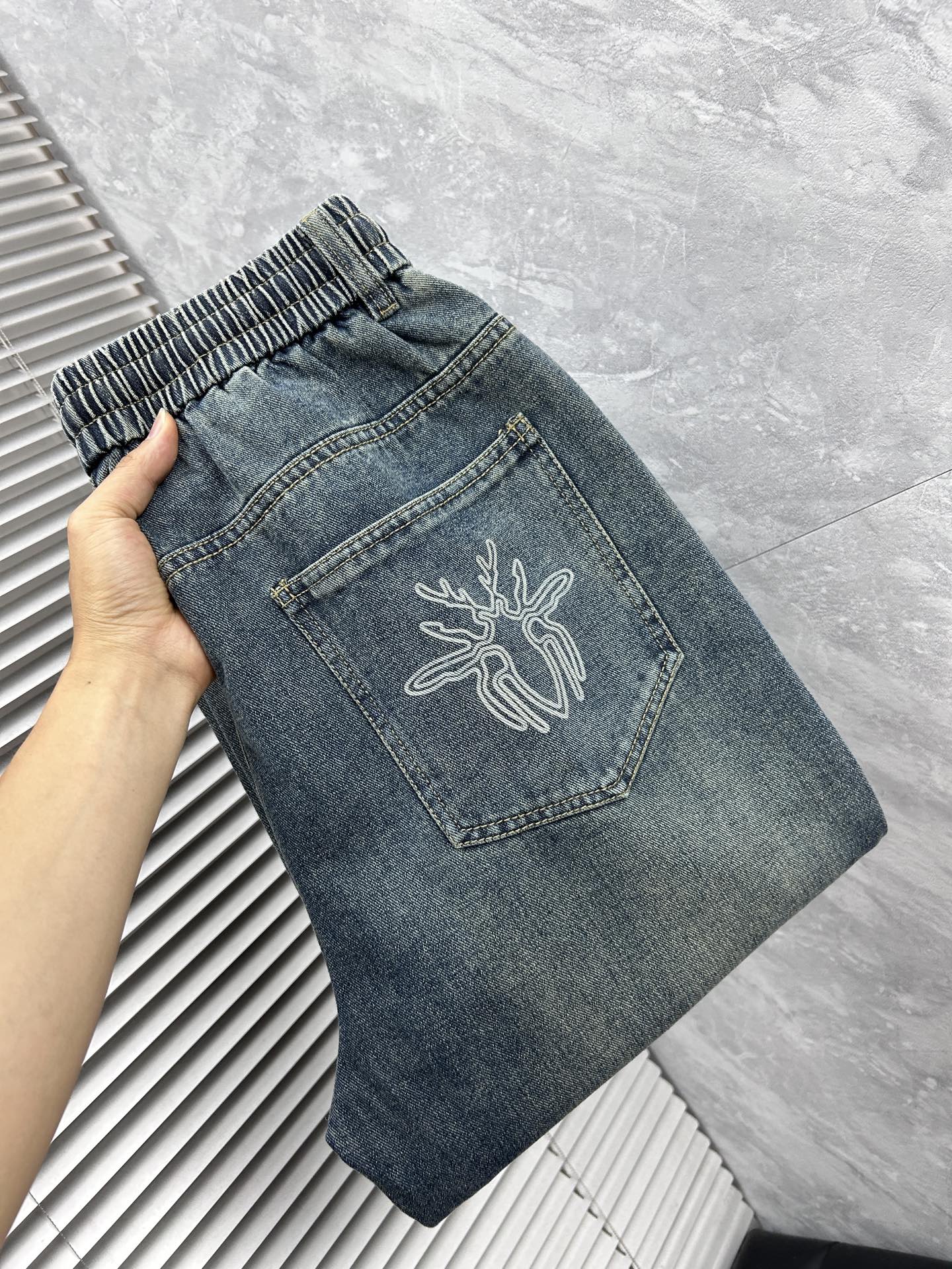 NO:925751,Dior/Dior 2026 spring and summer new products, complete with three labels, casual pants and jeans. Good products need no introduction. Look at the details. Counter size m-XXXL,, dior, dior, jeans,19860909Dior/迪奥 2026年春夏新品上新 三标齐全 休闲裤 牛仔裤 好货不用过多介绍 看细节 专柜码数m-XXXL,,dior,dior,jeans,,Men's clothing