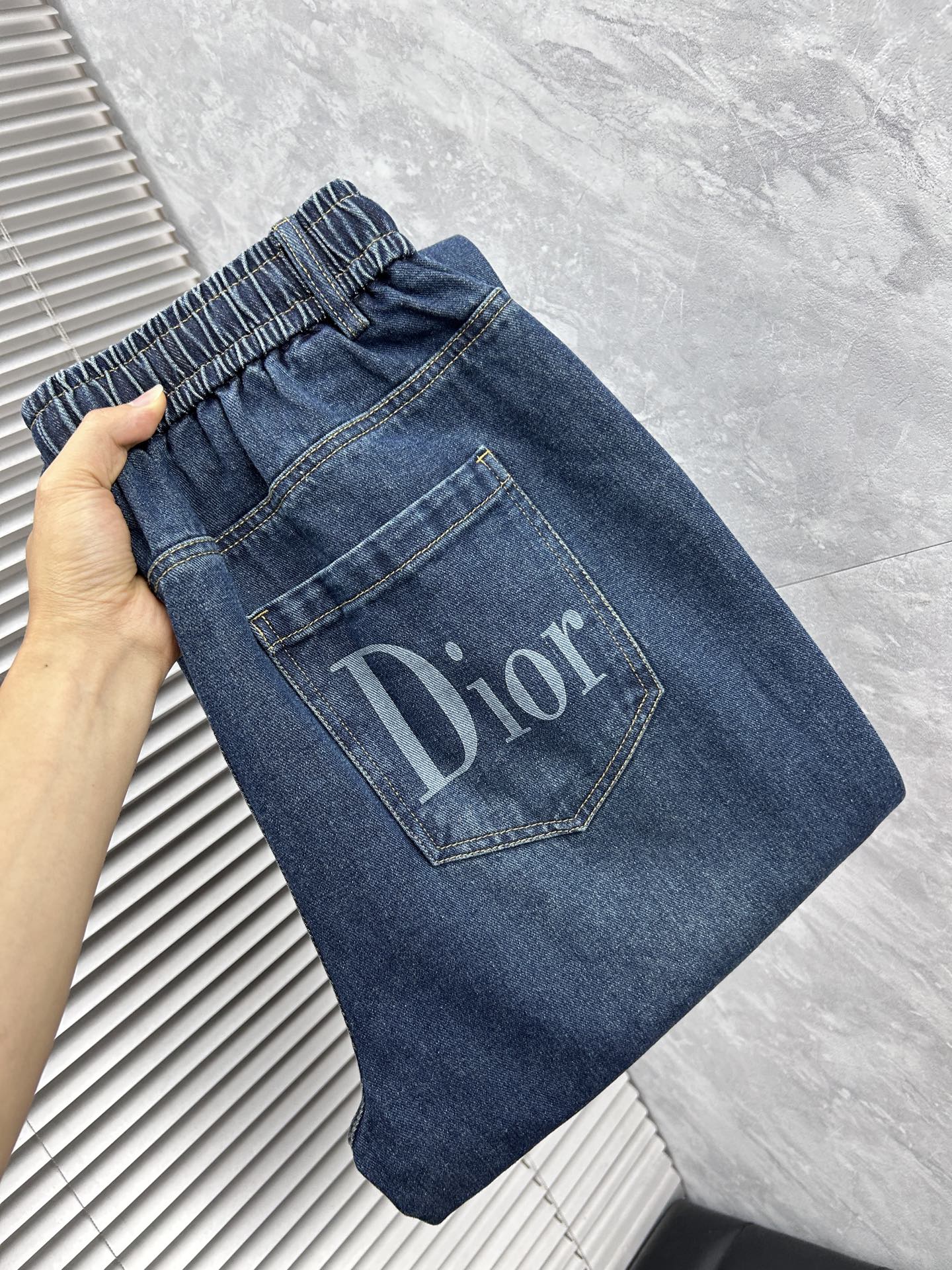 NO:925729,Dio's 2026 spring and summer new products are available, complete with three labels: casual pants and jeans. There is no need to introduce too much about the good products. Look at the details. Counter sizes are m-XXXL, dior, jeans,19860909Dio‘’2026年春夏新品上新 三标齐全 休闲裤 牛仔裤 好货不用过多介绍 看细节 专柜码数m-XXXL,,dior,jeans,,Men's clothing