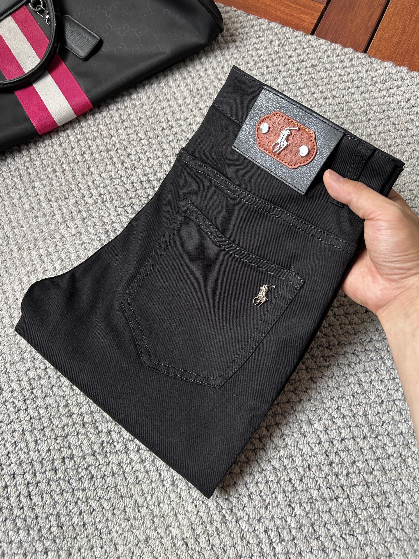 NO:865241,Paul's high-end customization, 2026 early autumn latest jeans, simultaneous sale at the counter, original customization, customer-supplied hardware accessories, original order quality, imported solid-color denim elastic fabric, heavy washing, fine workmanship, and excellent upper body!  Preferred items……………………………………………………………… Size29-38,,jeans,19860909保罗 高端定制、2026早秋最新款牛仔裤 柜台同步发售 原版定制 客供五金辅料 原单品质 进口固色牛仔弹力面料 重工洗水 做工走线精细 上身绝佳！优选单品…………………………………………………… Size29-38,,jeans,,Men's clothing