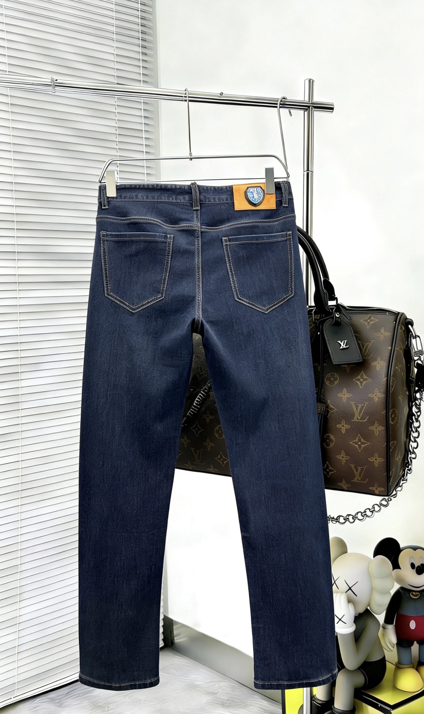 NO:877227,Paul's 2026 Spring and Summer Design Recommendations Hot-selling jeans with soft skin-friendly fabrics Luxurious first-layer cowhide waistband Customized fabrics Craftsmanship + washing Foreign trade quality details are handled in place Popular single color and versatile Daniel taste Stretchy slim fit Size.29-38,,jeans,cowhide,19860909保罗‘’2026春夏设计推荐 热卖牛仔裤柔软亲肤面料 奢华头层牛皮腰牌 订制面料 工艺+洗水外贸品质感细节处理满满到位 爆单款色系百搭大牛味 弹力修身型 尺码.29-38,,jeans,cowhide,,Men's clothing