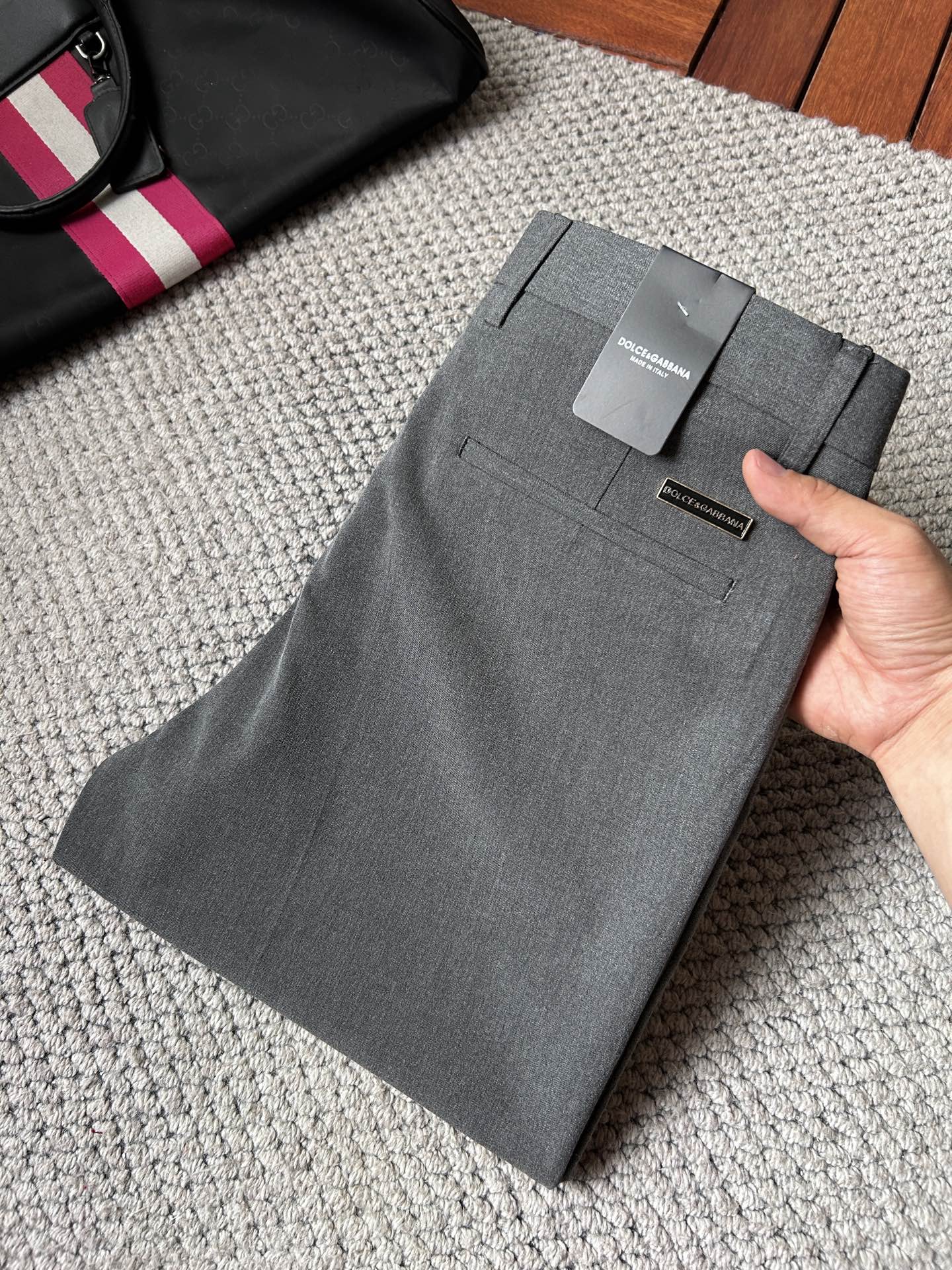 NO:863342,DG Casual Pants, Western Pants 2025SS Autumn and Winter New Style, Special Fabric for Advanced Custom Pants, Customized Original Hardware, Heavy Craftsmanship, Fine Turning, Customized Fabric, Soft and Comfortable, Remarkable Texture, Exquisite Accessories, Great Upper Body Effect, Standard Size 29-38, No 35,,19860909DG 休闲裤 西裤2025SS秋冬新款 高级定制裤子专用面料 定制原版五金 重工工艺打造 车工走线精细 定制面料 柔软舒适 质感显著 辅料精美 上身效果超赞 标准尺码29-38,无35,,,Men's clothing