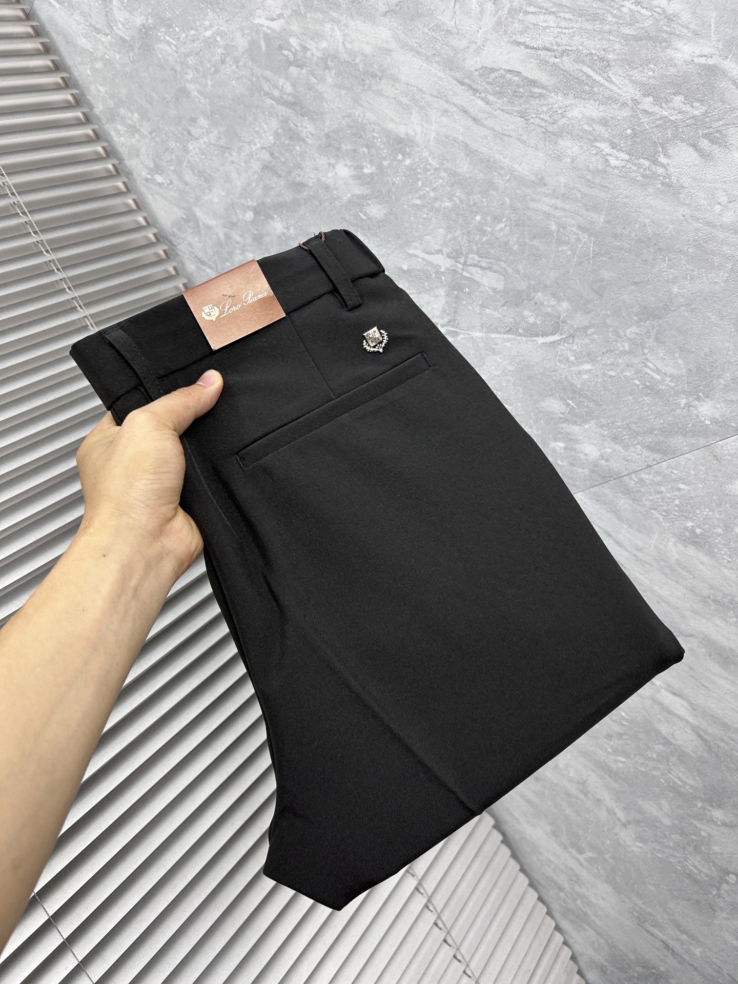 NO:865192,BC Casual Pants, Western Pants 2025SS Autumn and Winter New Style, Special Fabric for Advanced Customized Pants, Customized Original Hardware, Heavy Craftsmanship, Fine Lathe Lines, Customized Fabric, Soft and Comfortable, Remarkable Texture, Exquisite Accessories, Great Upper Body Effect, Standard Sizes 29-38, No 35,,19860909BC 休闲裤 西裤2025SS秋冬新款 高级定制裤子专用面料 定制原版五金 重工工艺打造 车工走线精细 定制面料 柔软舒适 质感显著 辅料精美 上身效果超赞 标准尺码29-38,无35,,,Men's clothing