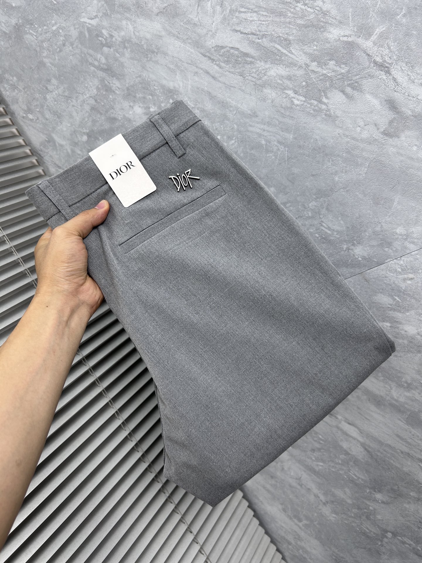 NO:865191,Dior Dior casual pants and trousers 2025SS autumn and winter new style, special fabric for advanced custom pants, customized original hardware, heavy craftsmanship, fine turning and routing, customized fabric, soft and comfortable, significant texture, exquisite accessories, great upper body effect, standard size 29-38, no 35,, dior, dior,19860909Dior 迪奥 休闲裤 西裤2025SS秋冬新款 高级定制裤子专用面料 定制原版五金 重工工艺打造 车工走线精细 定制面料 柔软舒适 质感显著 辅料精美 上身效果超赞 标准尺码29-38,无35,,dior,dior,,Men's clothing
