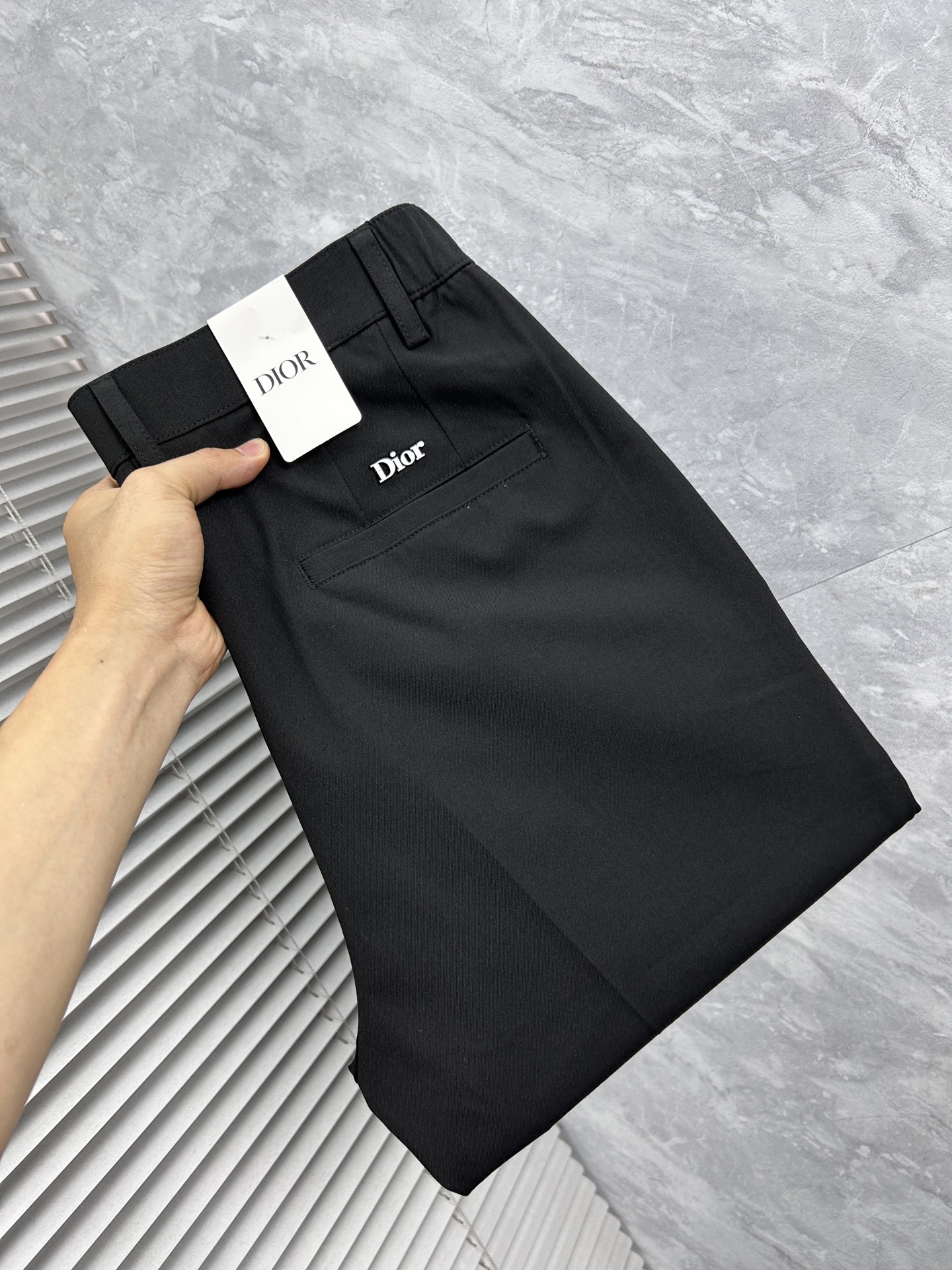 NO:865239,Dior Dior casual pants and trousers 2025SS autumn and winter new style, special fabric for advanced custom pants, customized original hardware, heavy craftsmanship, fine turning and routing, customized fabric, soft and comfortable, significant texture, exquisite accessories, great upper body effect, standard size 29-38, no 35,, dior, dior,19860909Dior 迪奥 休闲裤 西裤2025SS秋冬新款 高级定制裤子专用面料 定制原版五金 重工工艺打造 车工走线精细 定制面料 柔软舒适 质感显著 辅料精美 上身效果超赞 标准尺码29-38,无35,,dior,dior,,Men's clothing