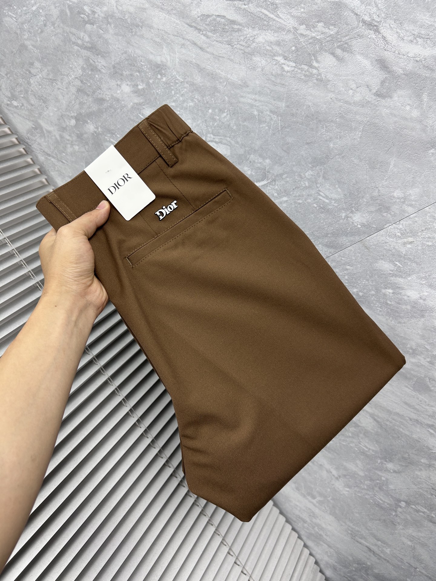 NO:865279,Dior Dior casual pants and trousers 2025SS autumn and winter new style, special fabric for advanced custom pants, customized original hardware, heavy craftsmanship, fine turning and routing, customized fabric, soft and comfortable, significant texture, exquisite accessories, great upper body effect, standard size 29-38, no 35,, dior, dior,19860909Dior 迪奥 休闲裤 西裤2025SS秋冬新款 高级定制裤子专用面料 定制原版五金 重工工艺打造 车工走线精细 定制面料 柔软舒适 质感显著 辅料精美 上身效果超赞 标准尺码29-38,无35,,dior,dior,,Men's clothing