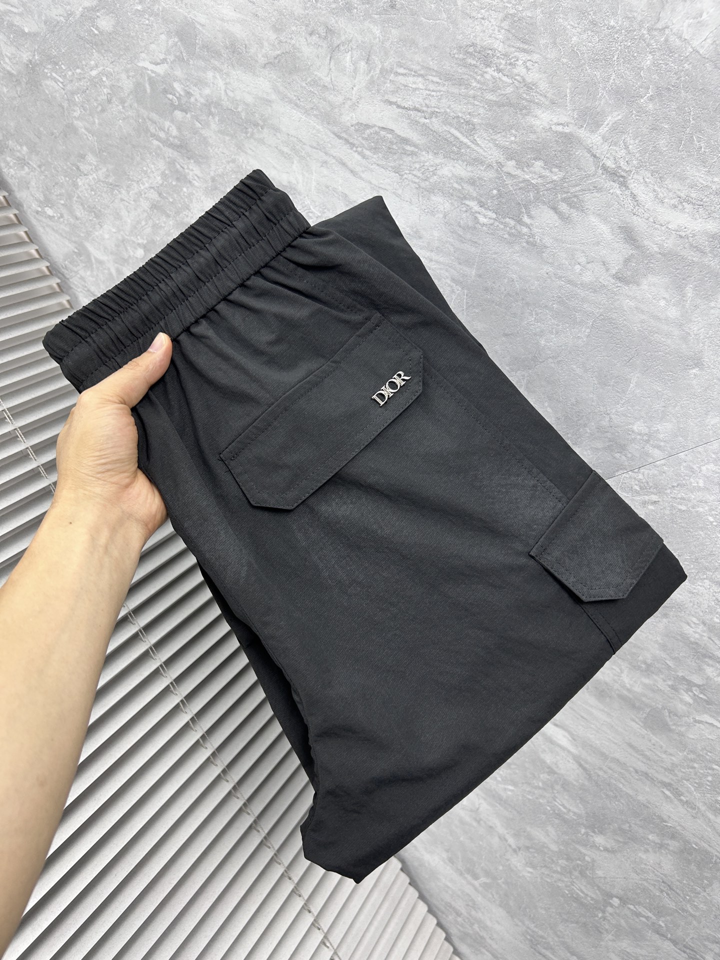 NO:906685,dr’26ss new summer men’s casual workwear casual trousers, advanced custom-made technical breathable fabrics for summer, with high breathability and comfort, impeccable details, customized development of accessories, what you see is what you get, reflecting high quality. It feels delicate and soft!  Three-dimensional cutting, simple and fashionable, and the upper body shape is awesome!  Size M-4XL (shipped next day),,19860909dr’26ss夏季新款男士休闲工装休闲裤长裤 高级定制夏季专用科技透气面料 透气舒适度高,细节无可挑剔,辅料定制开发,所见即所得,体现高品质.手感细腻柔软！立体裁剪,简单时尚,上身版型超赞！码数M-4XL（隔天出货）,,,Men's clothing