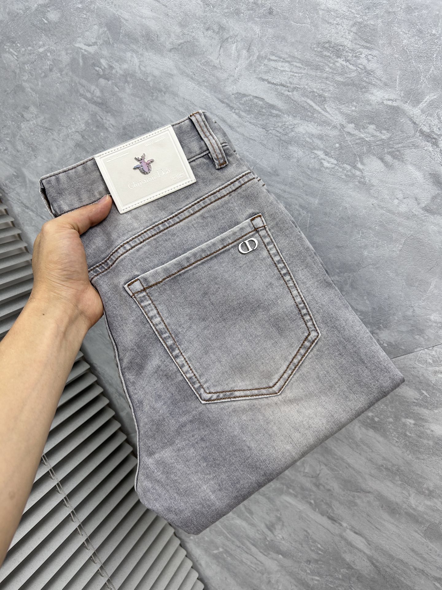 NO:934546,dr High-end customization, the latest jeans, sold simultaneously at the counter, original customization, customer-supplied hardware and accessories, original quality, imported solid-color denim elastic fabric, heavy washing, fine workmanship and routing, excellent upper body!  Preferred items ……………………………………………………………… Size29-38,,jeans,19860909dr 高端定制、最新款牛仔裤 柜台同步发售 原版定制 客供五金辅料 原单品质 进口固色牛仔弹力面料 重工洗水 做工走线精细 上身绝佳！优选单品 …………………………………………………… Size29-38,,jeans,,Men's clothing