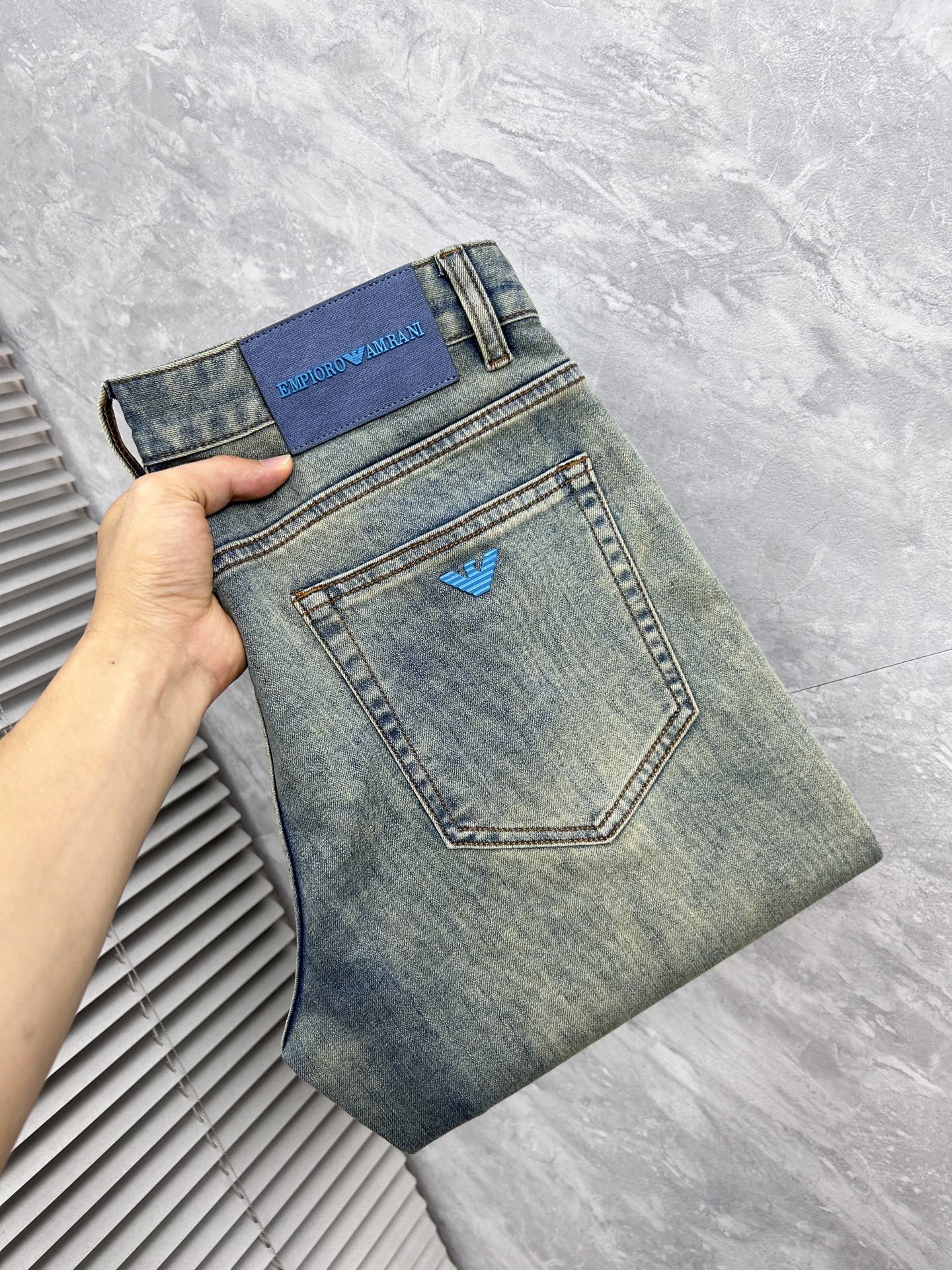 NO:908911,Armani high-end customization, the latest jeans, sold simultaneously at the counter, original customization, customer-supplied hardware accessories, original quality, imported solid color denim elastic fabric, heavy washing, fine workmanship and routing, excellent upper body!  Preferred items ……………………………………………………………… Size29-38,,armani,jeans,19860909阿玛尼 高端定制、最新款牛仔裤 柜台同步发售 原版定制 客供五金辅料 原单品质 进口固色牛仔弹力面料 重工洗水 做工走线精细 上身绝佳！优选单品 …………………………………………………… Size29-38,,armani,jeans,,Men's clothing