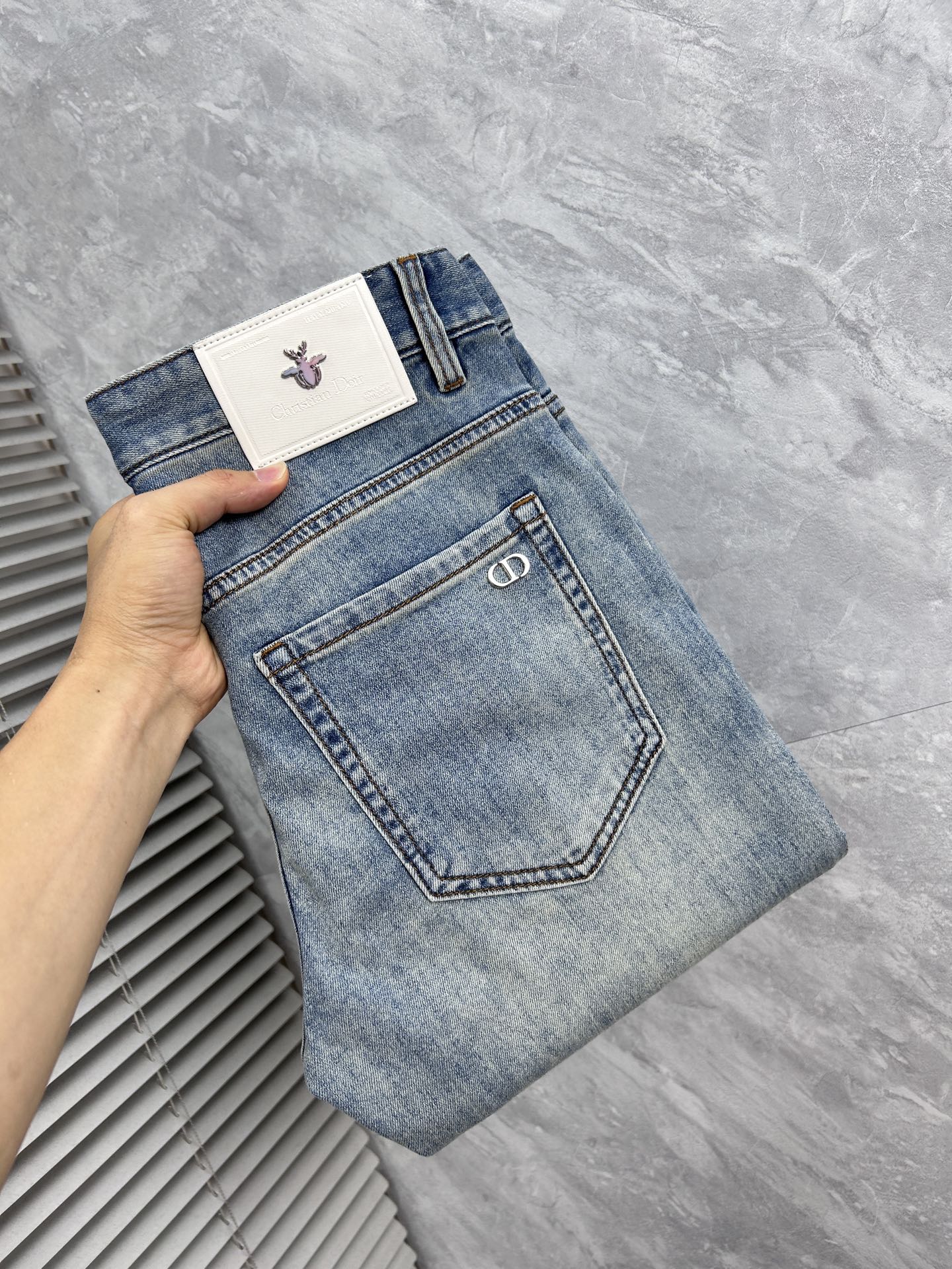 NO:908916,dr High-end customization, the latest jeans, sold simultaneously at the counter, original customization, customer-supplied hardware and accessories, original quality, imported solid-color denim elastic fabric, heavy washing, fine workmanship and routing, excellent upper body!  Preferred items ……………………………………………………………… Size29-38,,jeans,19860909dr 高端定制、最新款牛仔裤 柜台同步发售 原版定制 客供五金辅料 原单品质 进口固色牛仔弹力面料 重工洗水 做工走线精细 上身绝佳！优选单品 …………………………………………………… Size29-38,,jeans,,Men's clothing