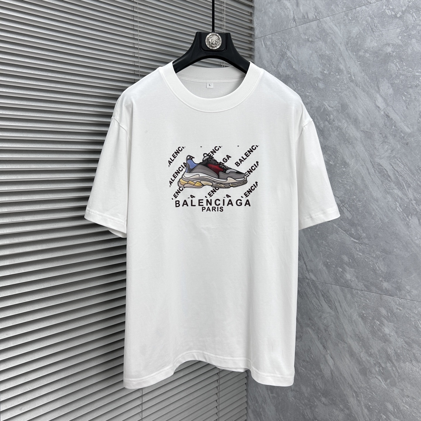 NO:905841,Paris' 2026ss spring and summer high-quality pure cotton short-sleeved T-shirt, top original order quality, the latest technology requirements, top orders require sewing work, super easy to match, top customization, with the whole detail, the quality and tailoring design are first-class, customized imported pure cotton fabric!  Full of style, the color is light and versatile. M-4XL, please state your height and weight when placing an order, T-shirt, tees, t-shirt,19860909巴黎‘’2026ss春夏高品质纯棉短袖T恤,顶级原单品质,当下最新工艺要求,顶级订单要求车线做工,超级好搭配,顶级定制,搭配整件细节 ,品质及剪裁设计都堪称一流,定制进口纯棉面料！型格十足,配色轻熟百搭.M-4XL,下单报身高体重,,T-shirt,tees，t-shirt,,Men's clothing