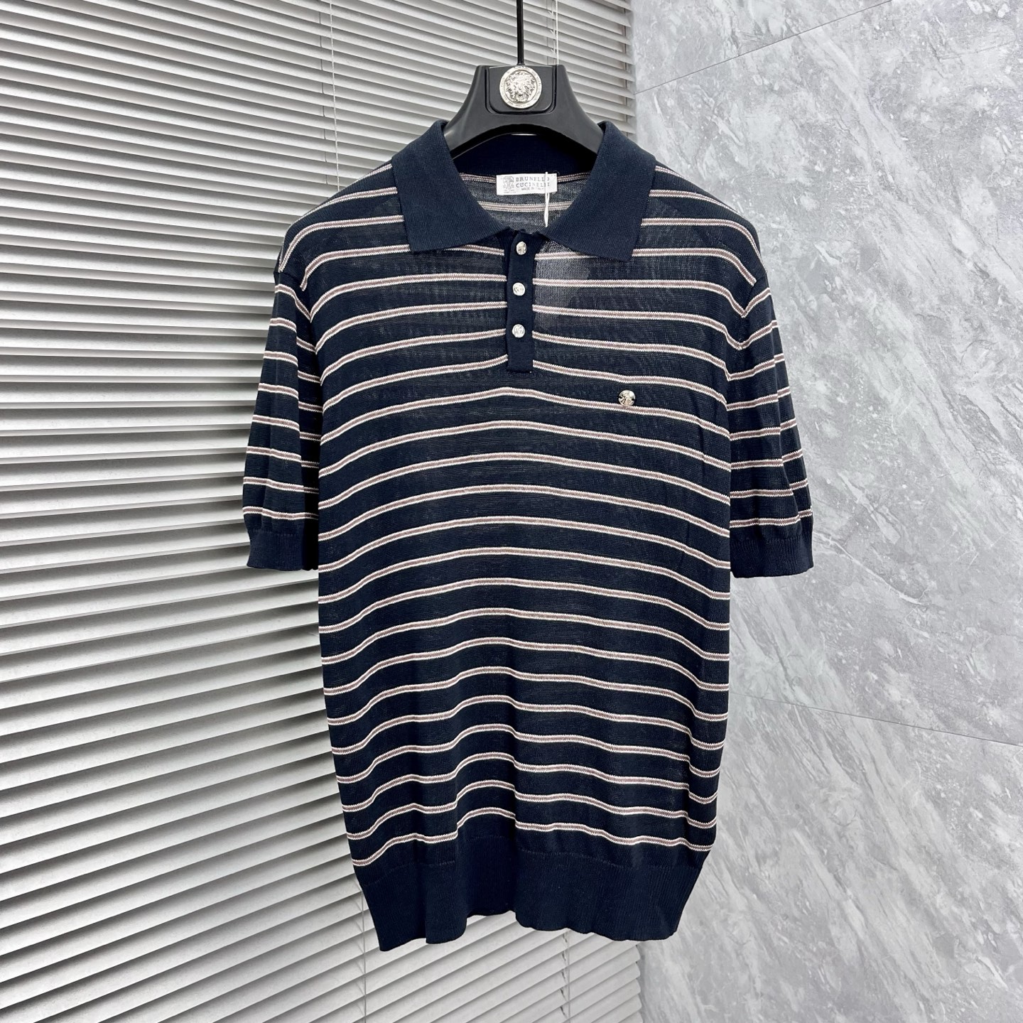 NO:918793,BC 2026 spring and summer style lapel polo sweater, true [old money style] selected highly breathable Tencel fabric, comfortable and not stuffy to wear in summer, crisp and stylish, small logo and heavy craftsmanship, simple and not simple, high-end Tencel cardigan short-sleeved, solid color and simple, fashionable yet luxurious, quality is unquestionable, the upper body effect is great, size M-4XL, shipped next day, T-shirt,19860909BC 2026春夏款翻领polo针织衫,真正【老钱风】甄选高度透气天丝面料,夏季穿着舒服不闷热,版型挺括有型,小logo重工艺搭配简约不简单,高端级天丝羊毛衫短袖 纯色简约 时尚不失奢华 品质毋庸置疑 上身效果超赞,尺码M-4XL,隔天出货,,T-shirt,,Men's clothing