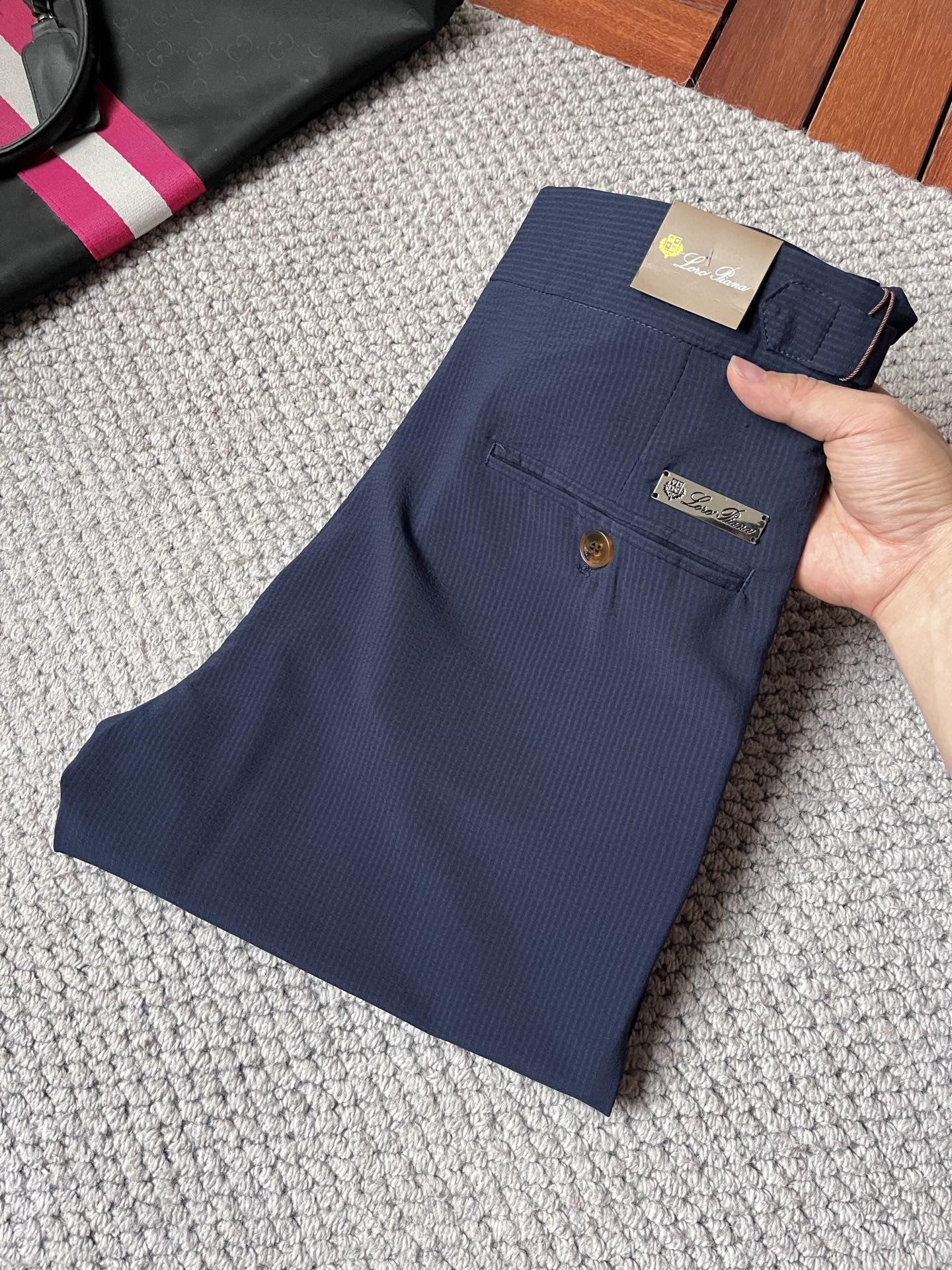 NO:918808,LG casual pants, trousers, new style, four-season style, special fabric for advanced custom pants, customized original hardware, heavy craftsmanship, fine turning and routing, customized fabric, soft and comfortable, significant texture, exquisite accessories, great upper body effect, complete with three standards, standard size 29-36, no 35 (shipped next day),,19860909LG 休闲裤 西裤 新款 四季款 高级定制裤子专用面料 定制原版五金 重工工艺打造 车工走线精细 定制面料 柔软舒适 质感显著 辅料精美 上身效果超赞 三标齐全 标准尺码29-36,无35（隔天出货）,,,Men's clothing