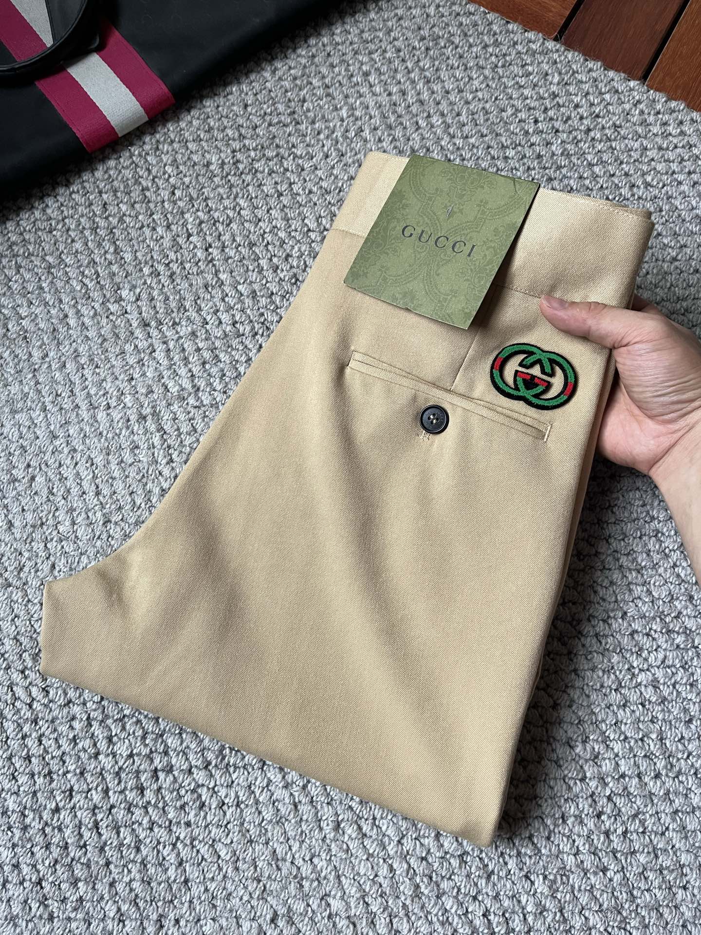 NO:918806,Gucci casual pants, trousers, new style, four seasons, special fabric for advanced custom pants, customized original hardware, heavy craftsmanship, fine turning and wiring, customized fabric, soft and comfortable, significant texture, exquisite accessories, great upper body effect, complete three standards, standard size 29-36, no 35 (shipped next day),,19860909古奇 休闲裤 西裤 新款 四季款 高级定制裤子专用面料 定制原版五金 重工工艺打造 车工走线精细 定制面料 柔软舒适 质感显著 辅料精美 上身效果超赞 三标齐全 标准尺码29-36,无35（隔天出货）,,,Men's clothing