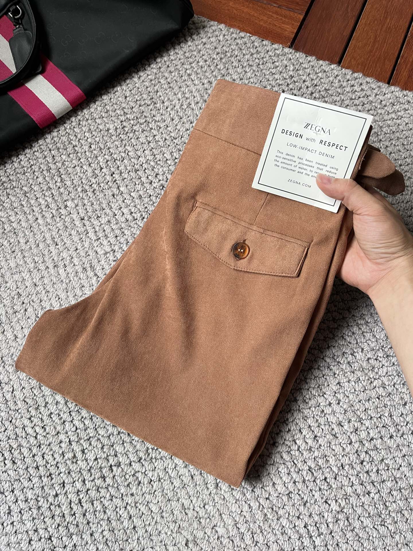 NO:918796,Zegna T casual pants, trousers, new style, four seasons, special fabric for advanced custom pants, customized original hardware, heavy craftsmanship, fine turning and wiring, customized fabric, soft and comfortable, significant texture, exquisite accessories, great upper body effect, complete three standards, standard size 29-36, no 35 (shipped next day),,zegna,19860909杰尼亚t休闲裤 西裤 新款 四季款 高级定制裤子专用面料 定制原版五金 重工工艺打造 车工走线精细 定制面料 柔软舒适 质感显著 辅料精美 上身效果超赞 三标齐全 标准尺码29-36,无35（隔天出货）,,zegna,,Men's clothing