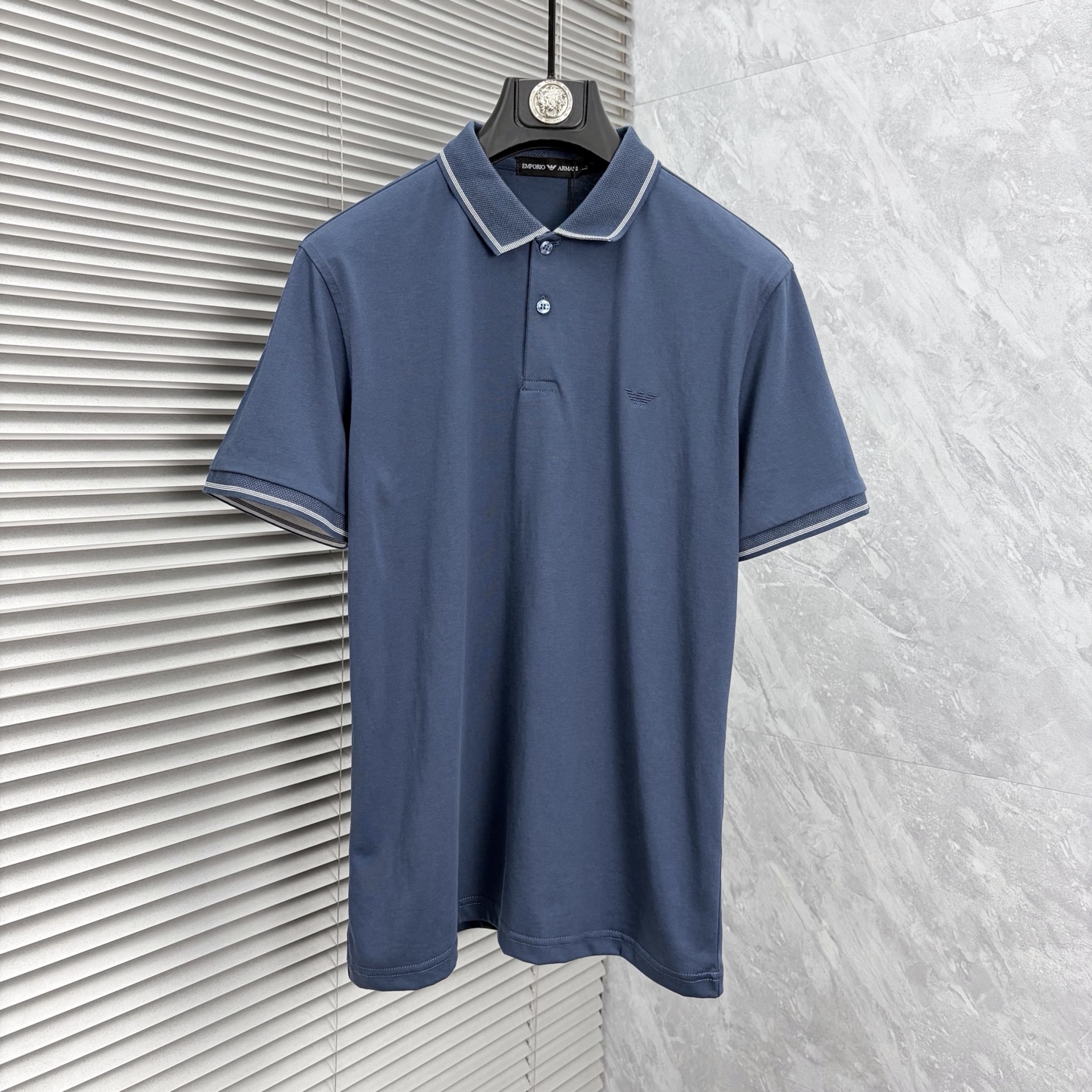 NO:916061,dr 2026  The new summer men's lapel polo shirt unlocks Italian elegance. The neckline design is the finishing touch of the entire short sleeves. Simple lines outline a neat shape. The iconic brand logo is presented on the chest with exquisite embroidery technology. It is low-key yet recognizable. Every detail demonstrates the brand's profound heritage and persistent pursuit of the brand. It is made of high-quality fabrics, soft and comfortable, with excellent breathability and delicate touch. Even when worn in the hot summer, you can always stay fresh!  Size L-3XL,,T-shirt,19860909dr 2026 夏季新款男士翻领polo衫,解锁意式优雅.领口设计是整件短袖的点睛之笔,简约线条勾勒出利落造型,标志性品牌logo以精致的刺绣工艺呈现于胸前,低调又不失辨识度,每一处细节都彰显着品牌的深厚底蕴与对品牌的执着追求.选用高品质面料,柔软舒适,透气性极佳,触感细腻,即使在炎炎夏日穿着,也能时刻保持清爽！ 码数L-3XL,,T-shirt,,Men's clothing
