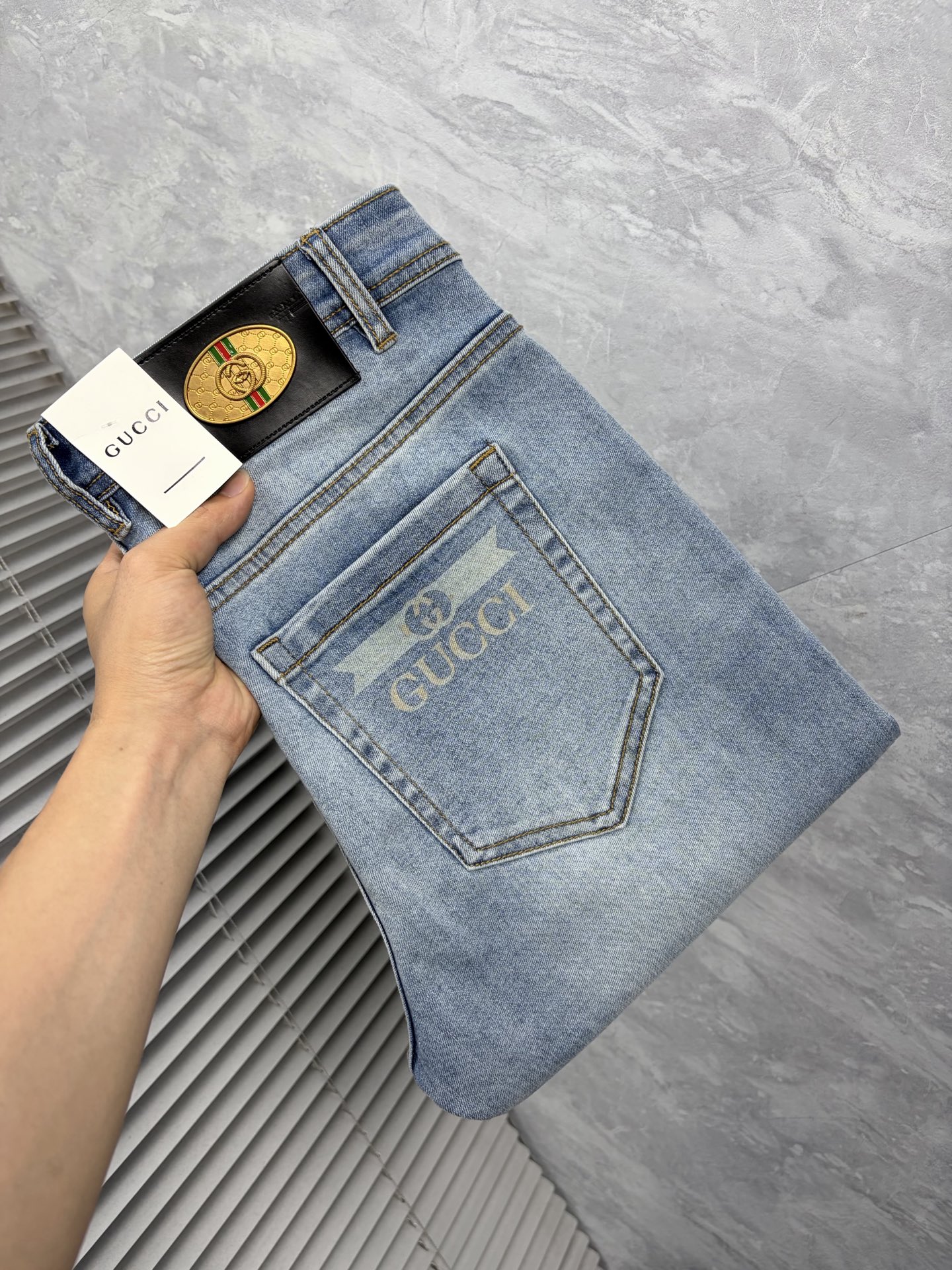 NO:916047,GUCC’’2026 new men’s jeans. The fabric is elastic. Exclusively available on the official website. Fashionable and elegant. Designed with heavy craftsmanship. Using original color yeast washing process. Selected imported heavy denim denim fabric. Equipped with counter hardware decoration. Genuine leather label. Exquisite stitching. Big brand style. Worth having. Size 28-38, shipped next day, gucci, jeans,19860909GUCC‘’2026新品男士牛仔裤 面料弹性好.独家发售 官网同步 时尚优雅 重工艺设计.采用原色酵母水洗工艺 精选进口重磅丹宁牛仔面料 配专柜五金装饰 真皮皮牌 精致车线 大牌风范 值得拥有.码数28-38,隔天出货,,gucci,jeans,,Men's clothing