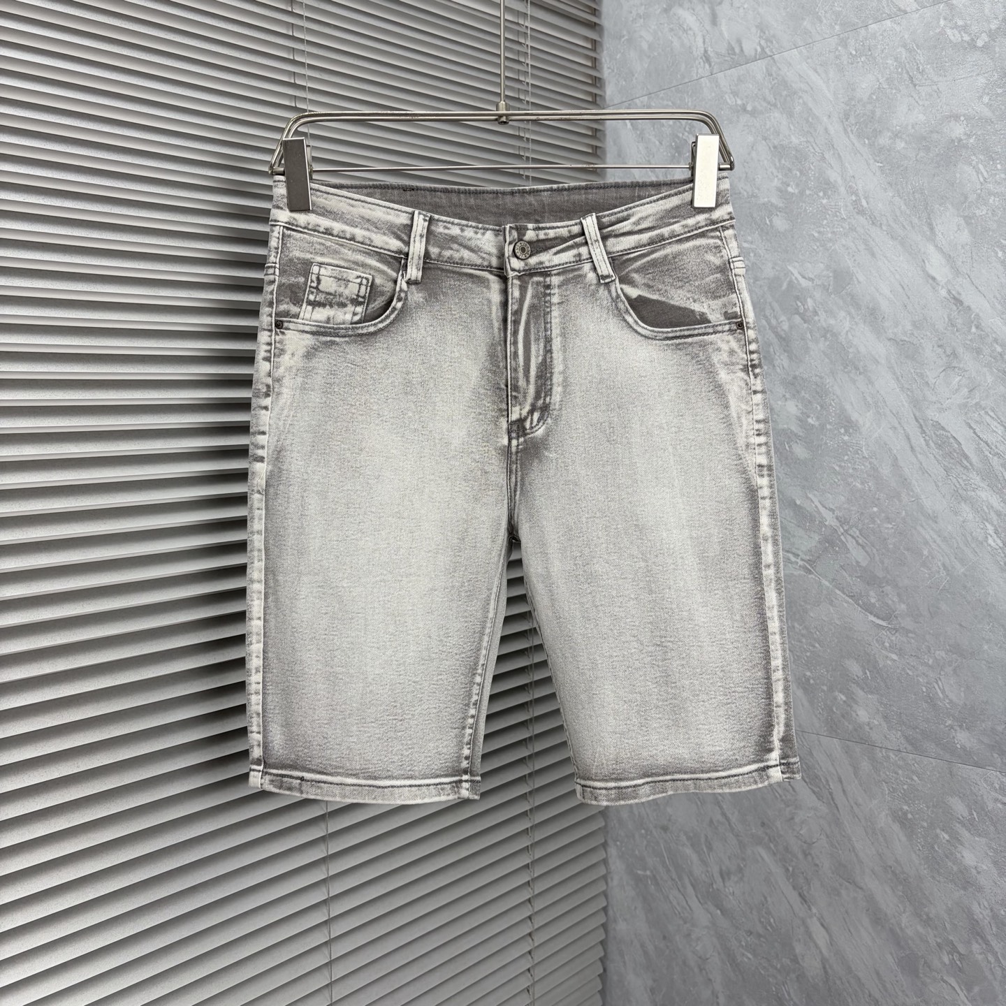 NO:907137,dr 2026 new men's jeans with good elasticity. Exclusively sold on the official website. Fashionable and elegant. Heavy craftsmanship design. Using original color yeast washing process. Selected imported heavyweight denim denim fabric. Equipped with counter hardware decoration. Genuine leather label. Exquisite stitching. Big brand style. Worth owning. Code number 28-36, no 35, shipped next day,,jeans,19860909dr 2026新品男士牛仔裤 面料弹性好.独家发售 官网同步 时尚优雅 重工艺设计.采用原色酵母水洗工艺 精选进口重磅丹宁牛仔面料 配专柜五金装饰 真皮皮牌 精致车线 大牌风范 值得拥有.码数28-36无35,隔天出货,,jeans,,Men's clothing