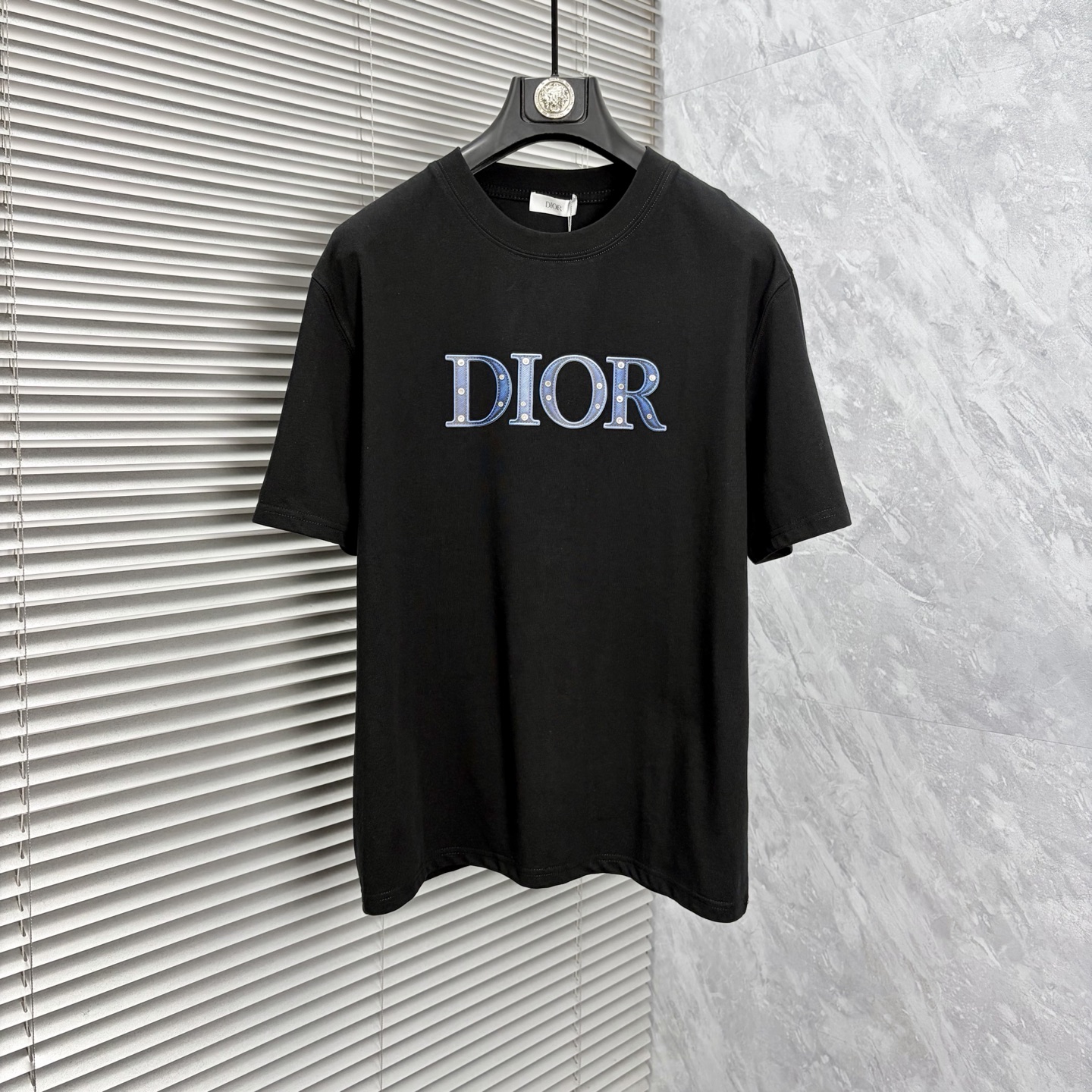 NO:910612,The latest dr 2026ss spring and summer short-sleeved T-shirts are now available!  !  2026 new T-shirt, high version special fabric, high weight (260g) pure cotton fabric, comfortable yet wide upper body, embroidery technology, digital printing, same style for men and women, loose fit, fine workmanship, comfortable upper body, super handsome upper body, same style for men and women, M-3XL (slightly wider version),, T-shirt, tees, t-shirt,19860909dr 2026ss春夏最新款短袖T恤出货啦！！ 2026新款T恤 高版本专用面料 高克重（260g）纯棉面料 上身舒适不失挺阔 刺绣工艺、数字印花、男女同款 宽松版型 做工走线精细 面料上身舒适 超帅上身 男女同款M-3XL（版型微阔）,,T-shirt,tees，t-shirt,,Men's clothing