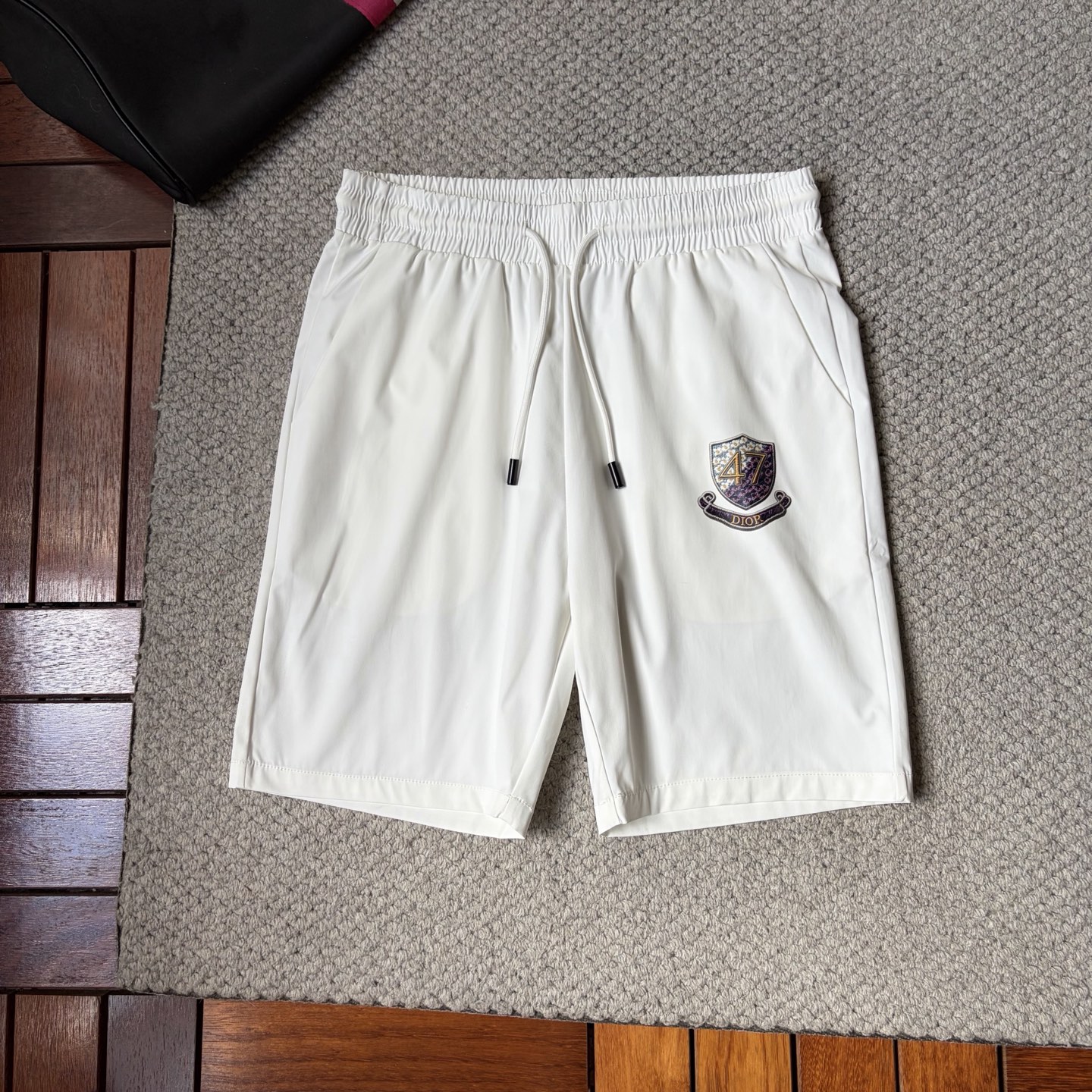 NO:876883,Dr’’ new style is coming, 2026 spring and summer new casual pants and shorts, imported high-density customized quick-drying fabric, comfortable, soft and skin-friendly, straight and not easy to wrinkle, simple and clear, super versatile upper body effect, super fashionable and versatile, straight and stylish, a wardrobe must-have!  Suitable for any occasion, sizes M-3XL, shorts,19860909Dr‘’新款来袭 2026春夏新款休闲裤短裤,进口高密度定制速干面料,舒适柔软亲肤,笔挺不易起皱,简单明了,超级百搭上身效果超级棒时尚百搭,笔挺有型,衣橱必备！适合任何场合穿着,码数M-3XL,,shorts,,Men's clothing